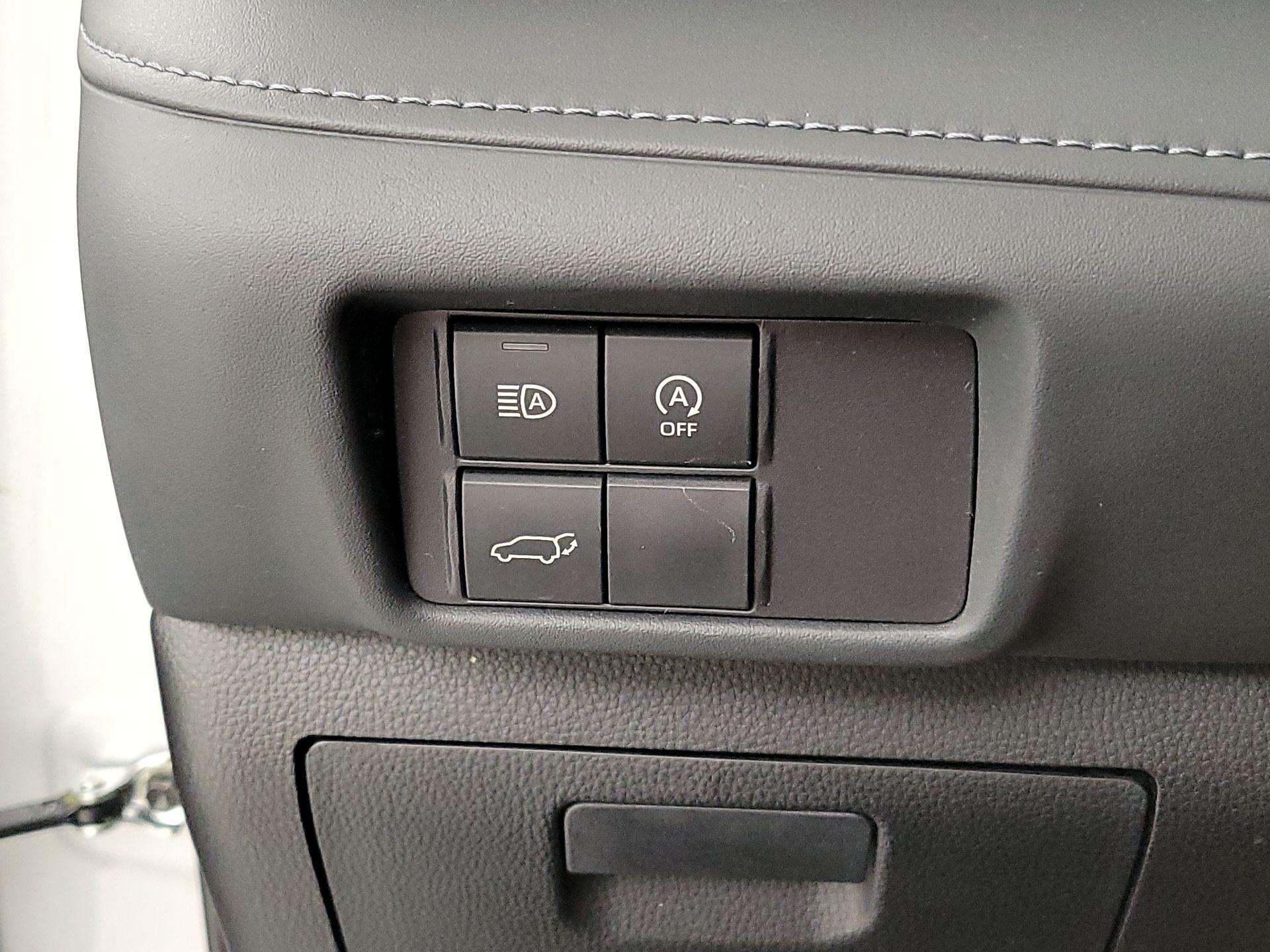 Thumbnail: 2023 Toyota Highlander - 13