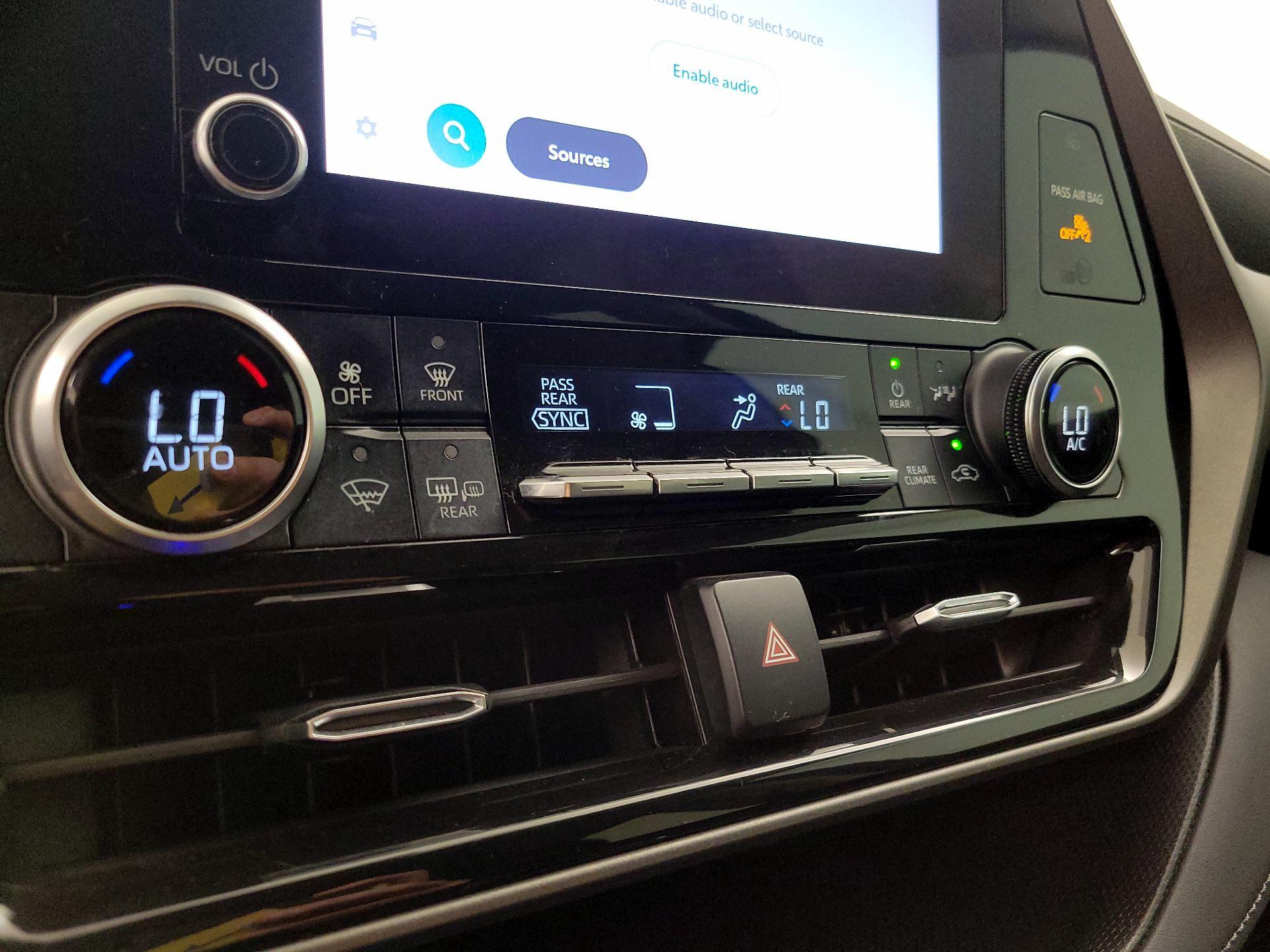 Thumbnail: 2023 Toyota Highlander - 16