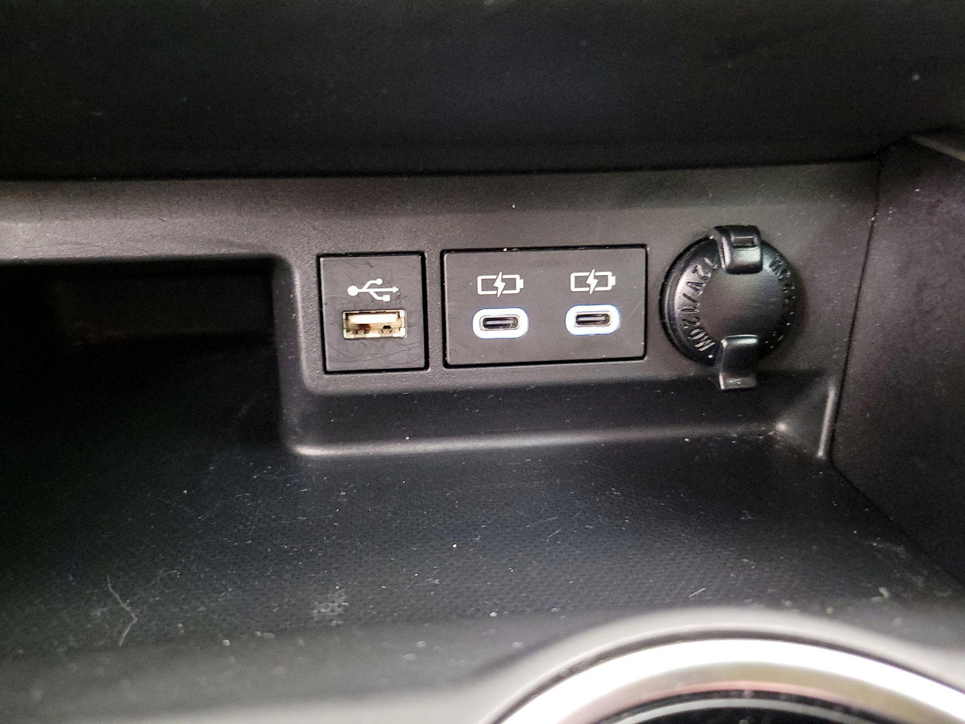 Thumbnail: 2023 Toyota Highlander - 18