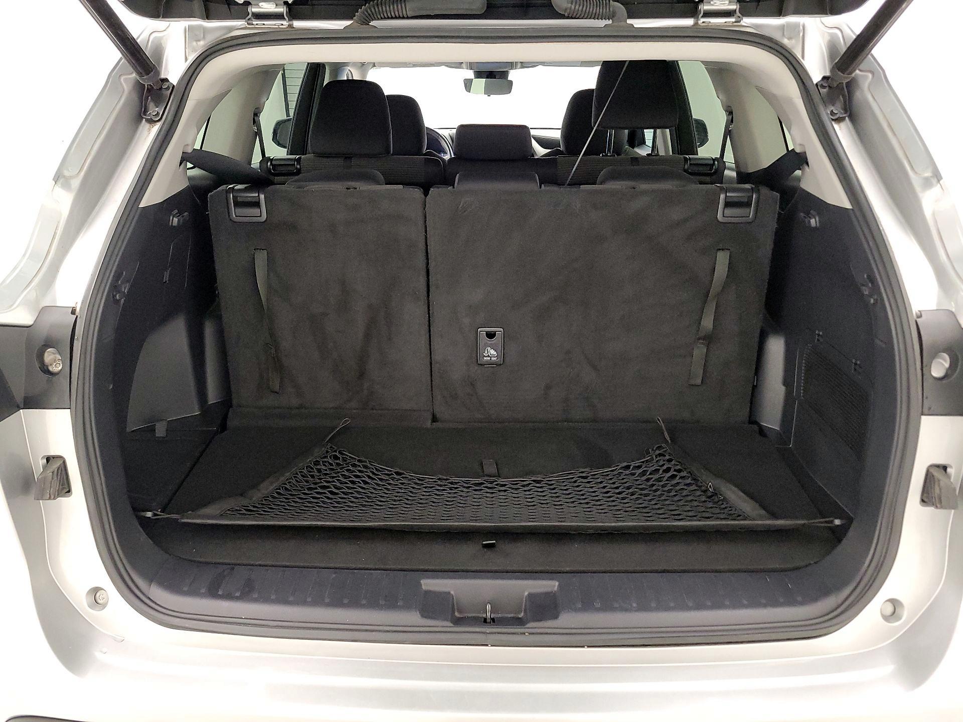 Thumbnail: 2023 Toyota Highlander - 20