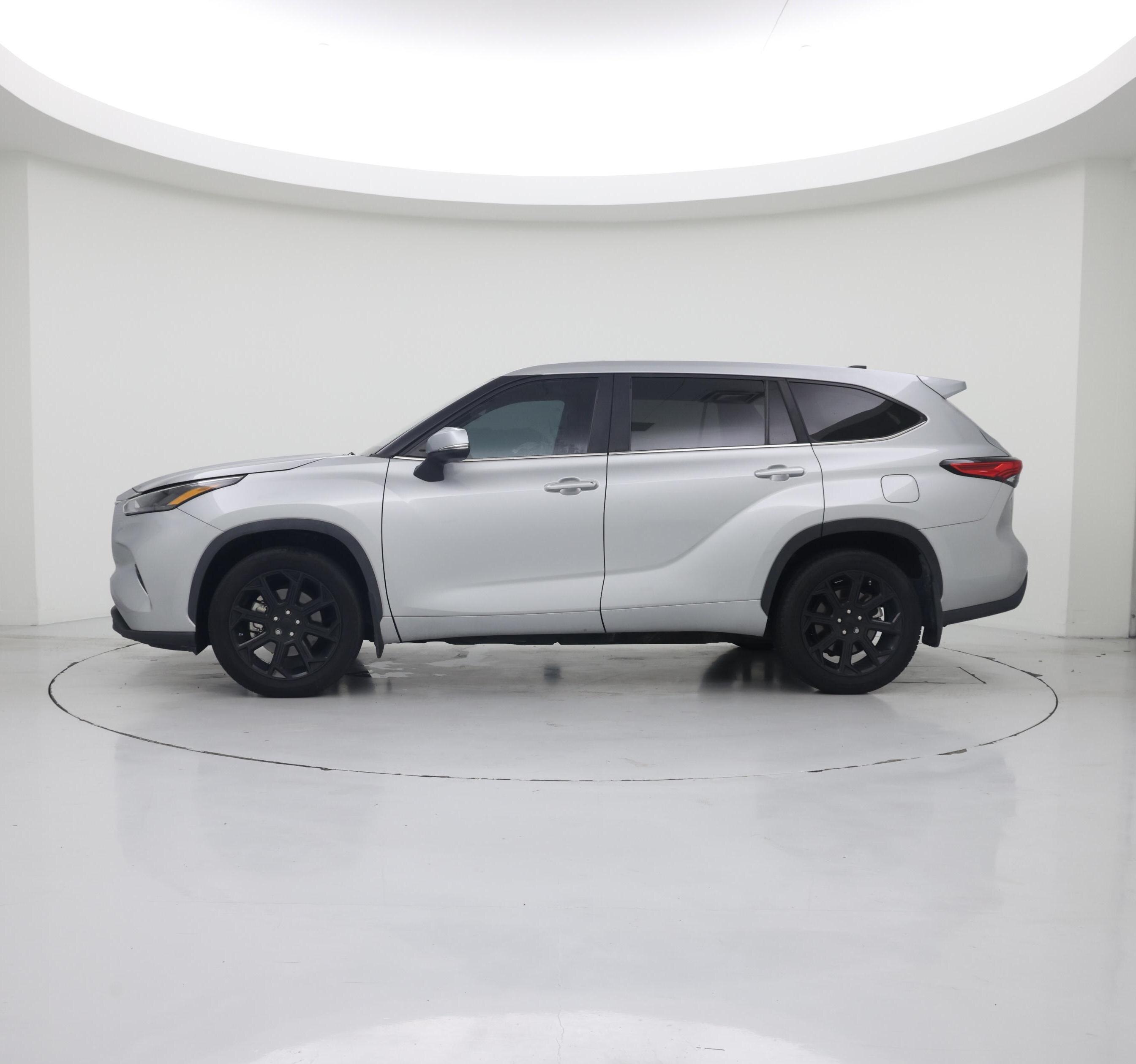 Thumbnail: 2023 Toyota Highlander - 3