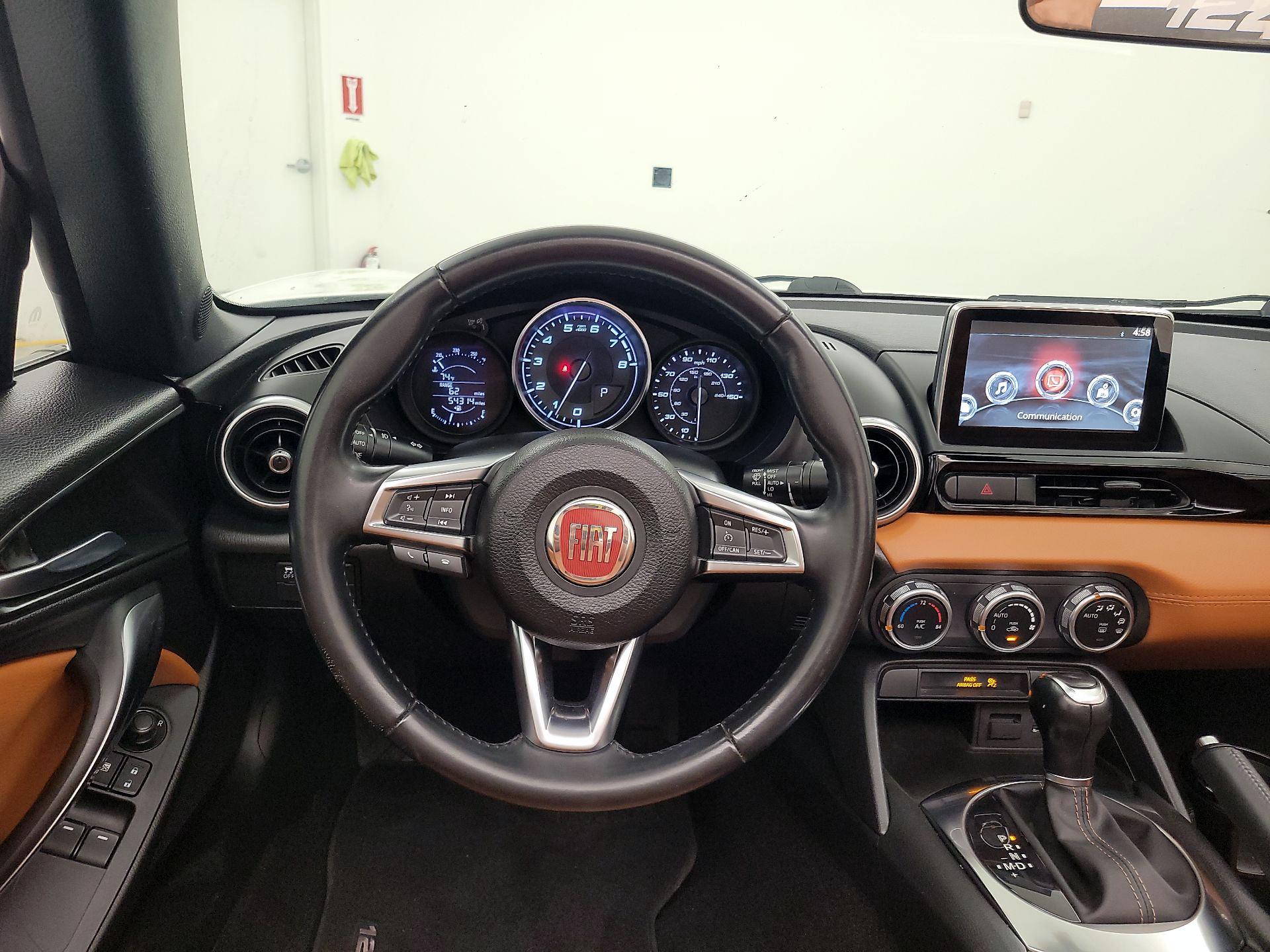 Thumbnail: 2017 Fiat 124 Spider - 10