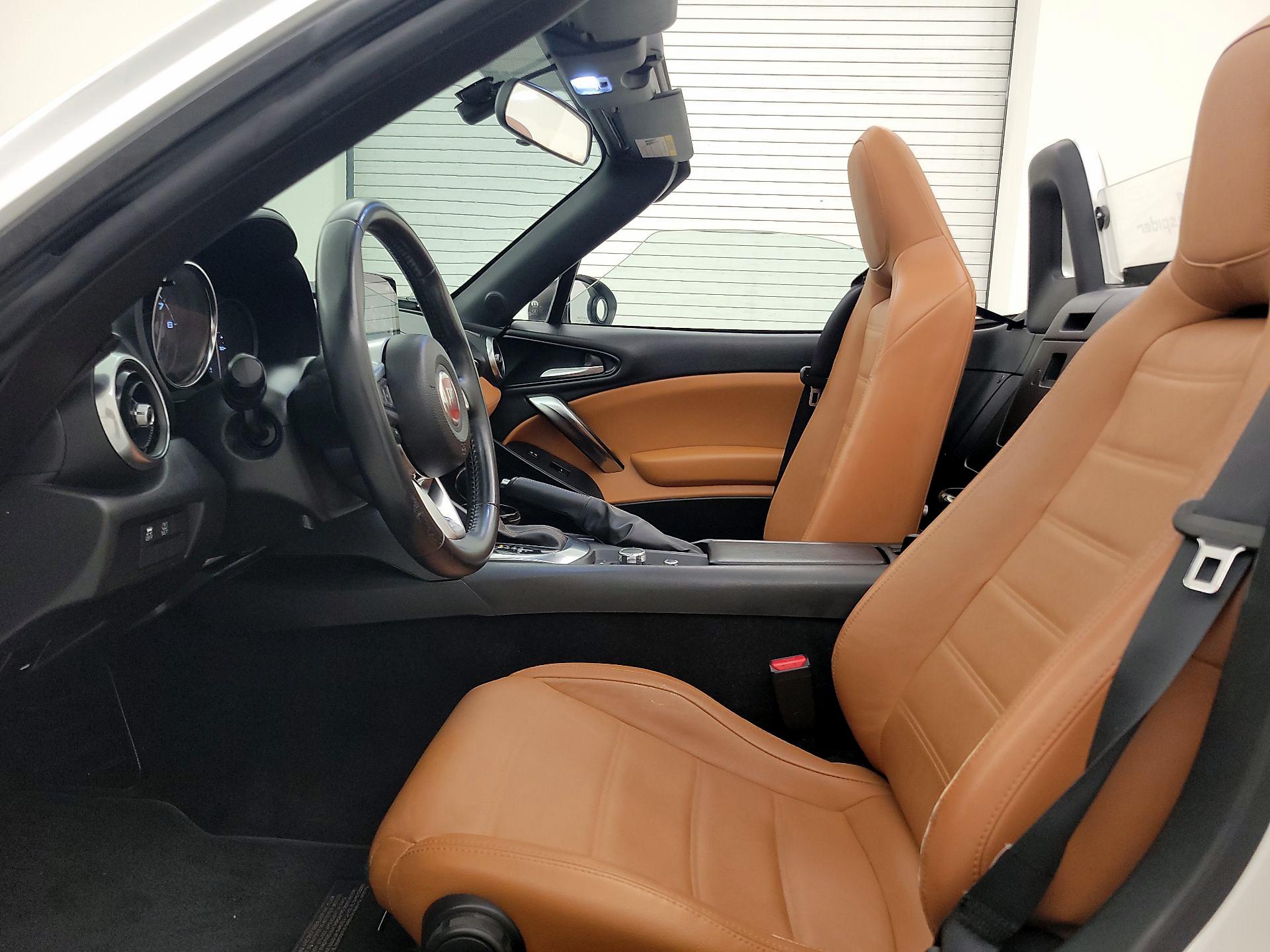 Thumbnail: 2017 Fiat 124 Spider - 11