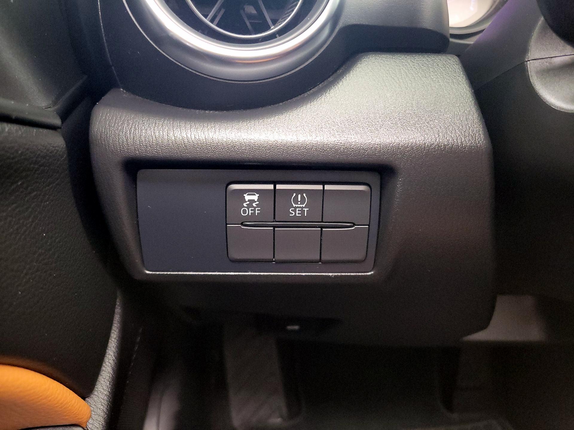 Thumbnail: 2017 Fiat 124 Spider - 13