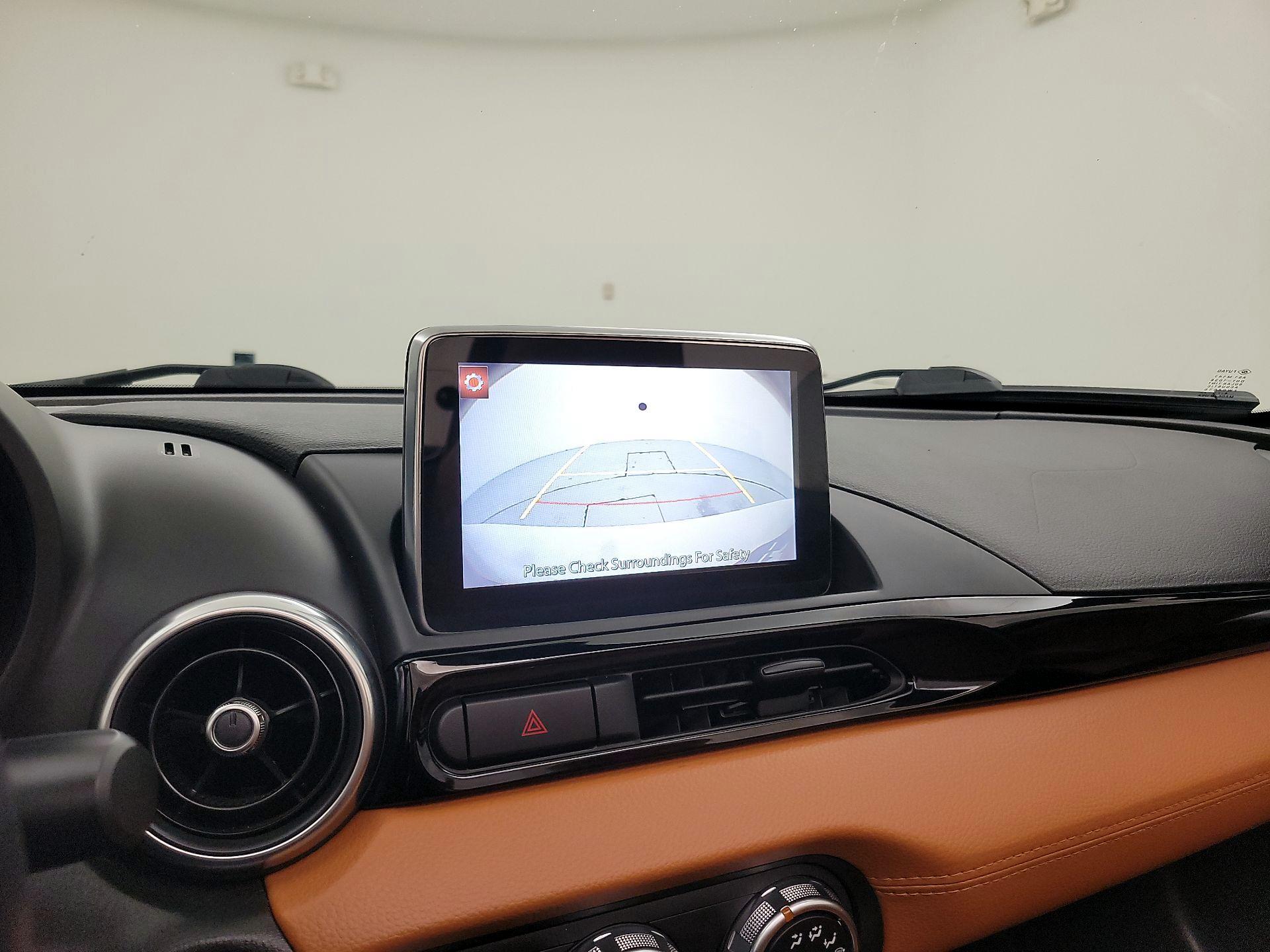 Thumbnail: 2017 Fiat 124 Spider - 14