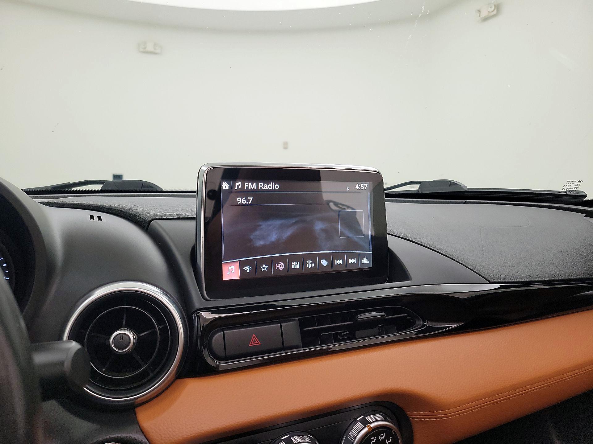 Thumbnail: 2017 Fiat 124 Spider - 15