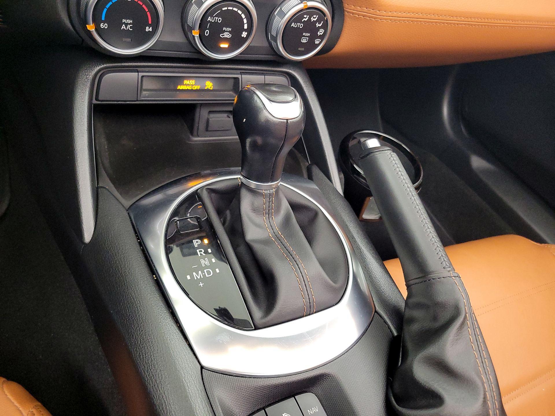 Thumbnail: 2017 Fiat 124 Spider - 17