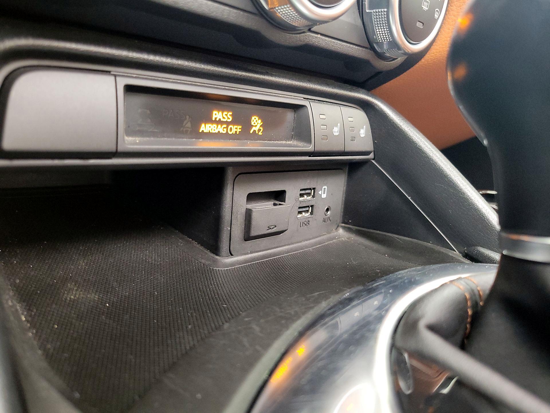 Thumbnail: 2017 Fiat 124 Spider - 18