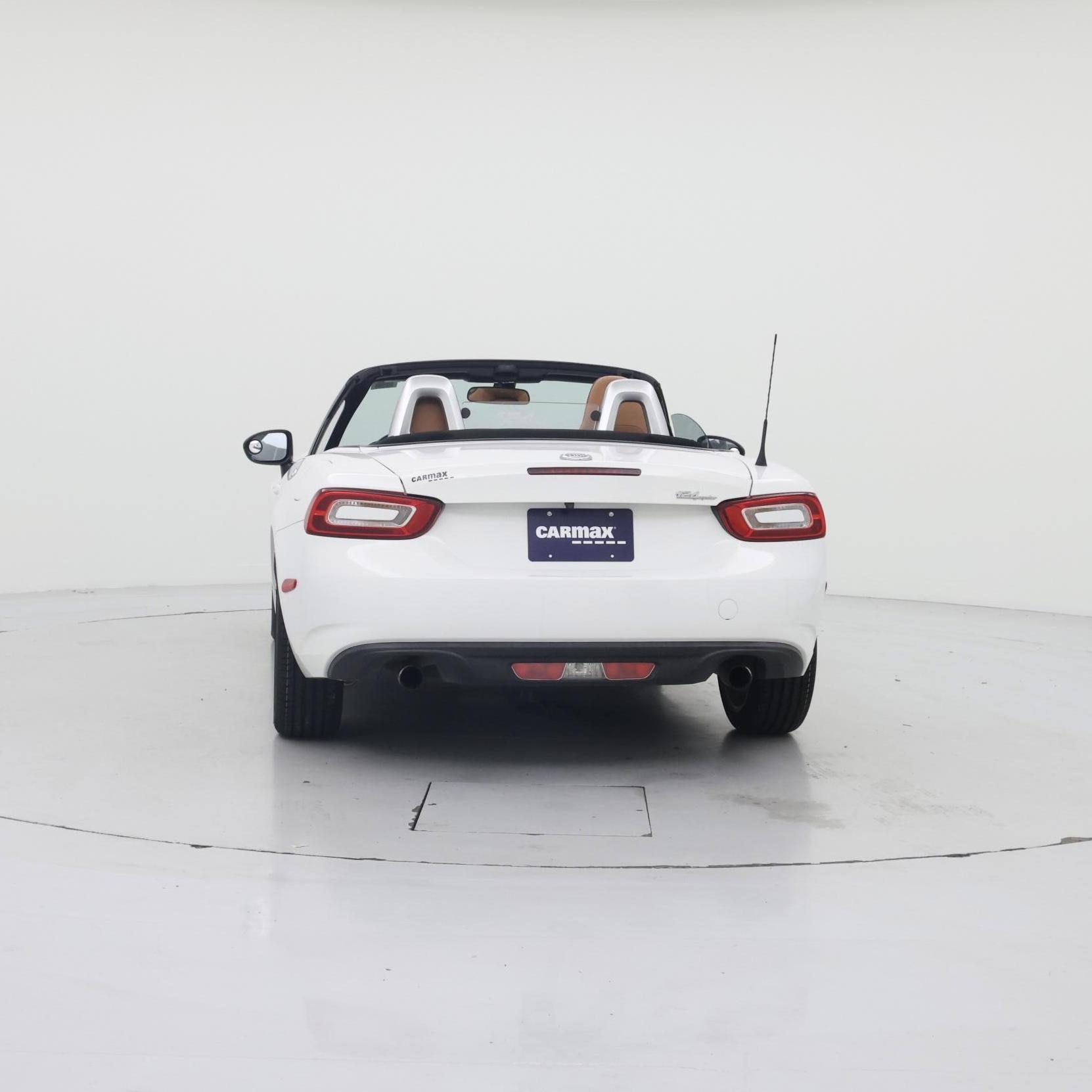 Thumbnail: 2017 Fiat 124 Spider - 6