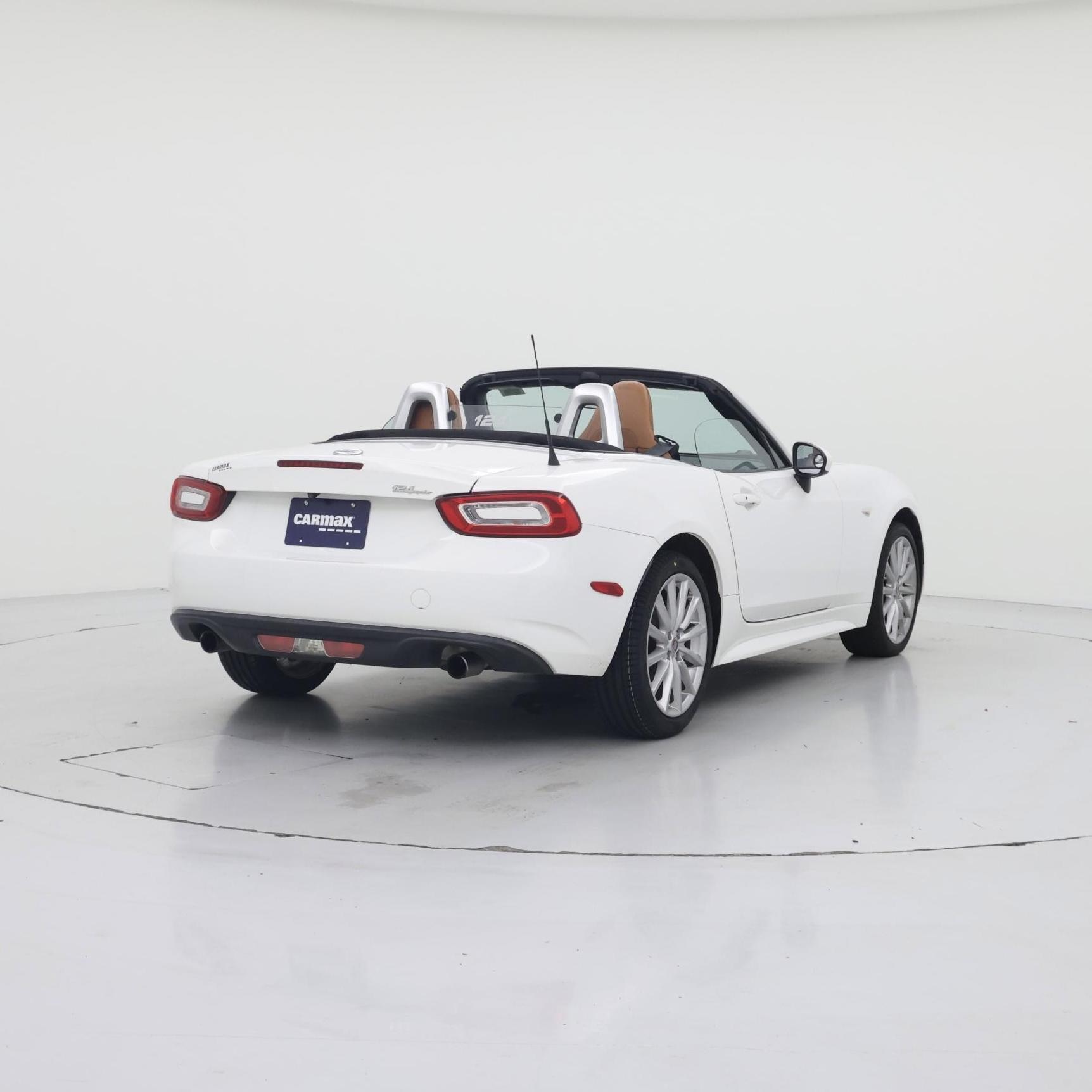 Thumbnail: 2017 Fiat 124 Spider - 8