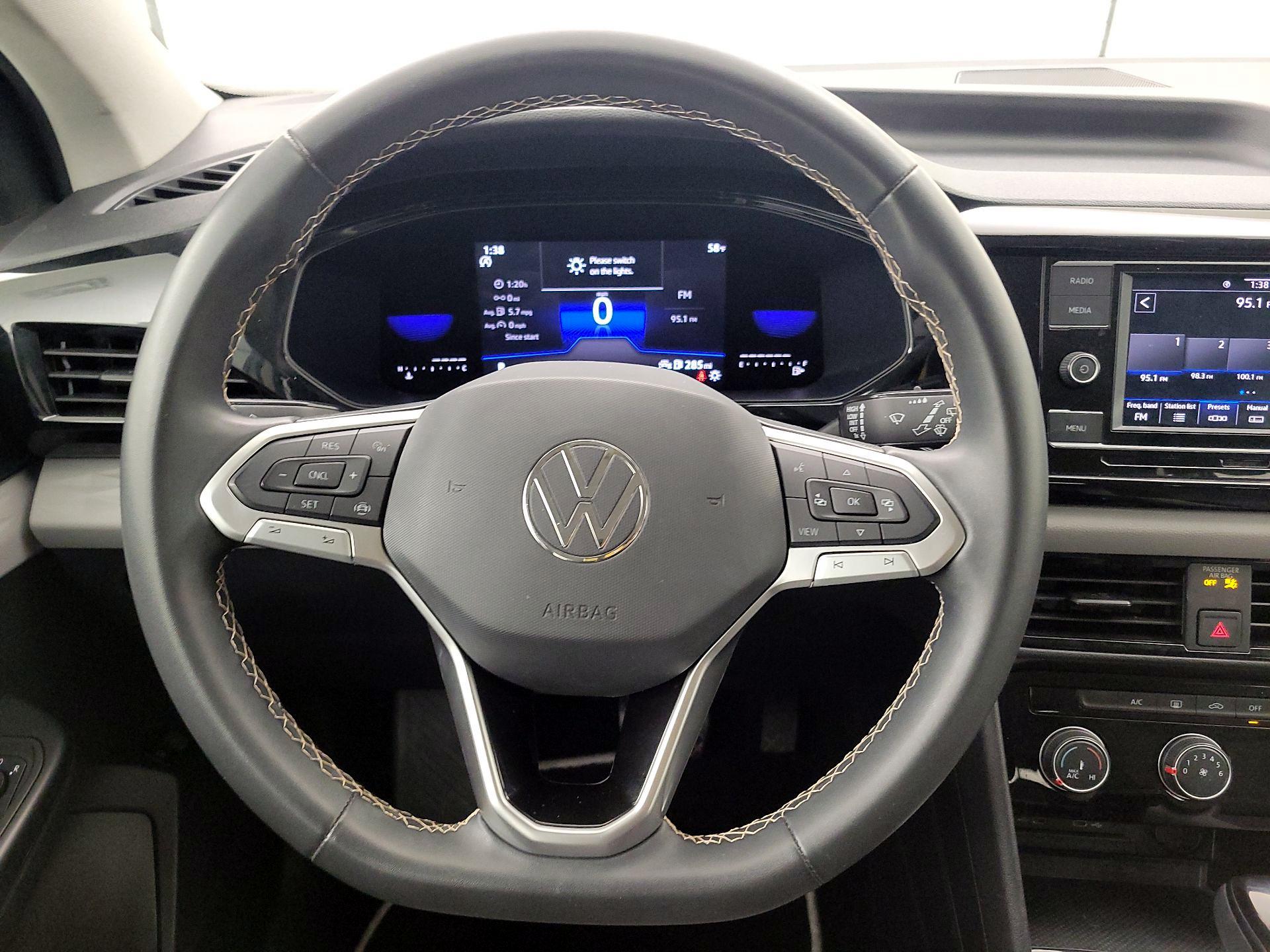 Thumbnail: 2023 Volkswagen Taos - 10