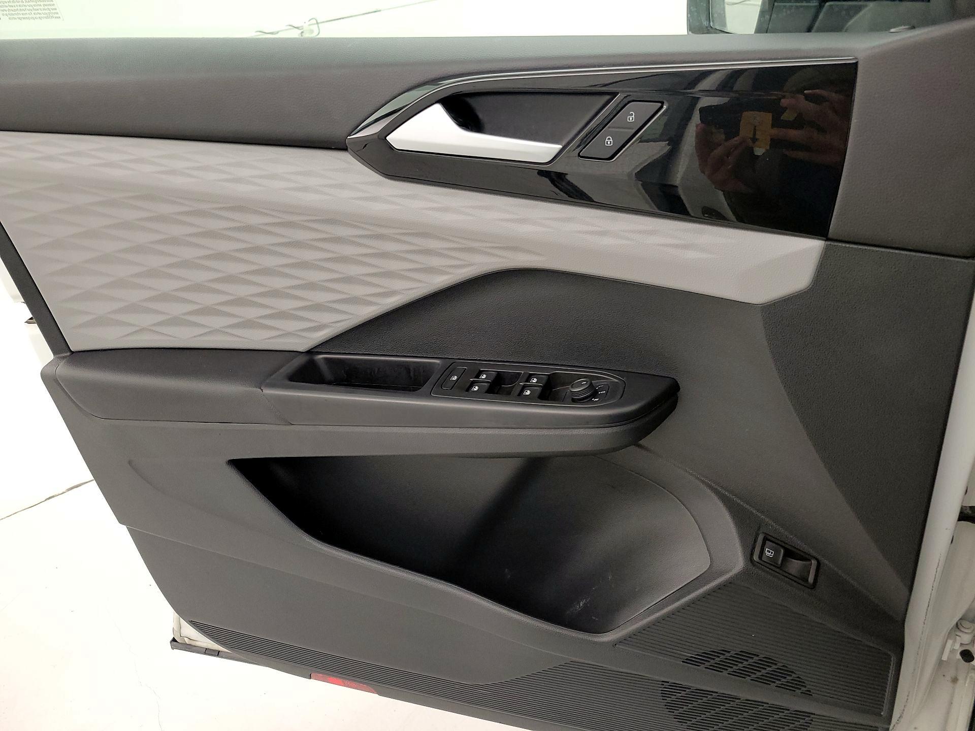 Thumbnail: 2023 Volkswagen Taos - 12