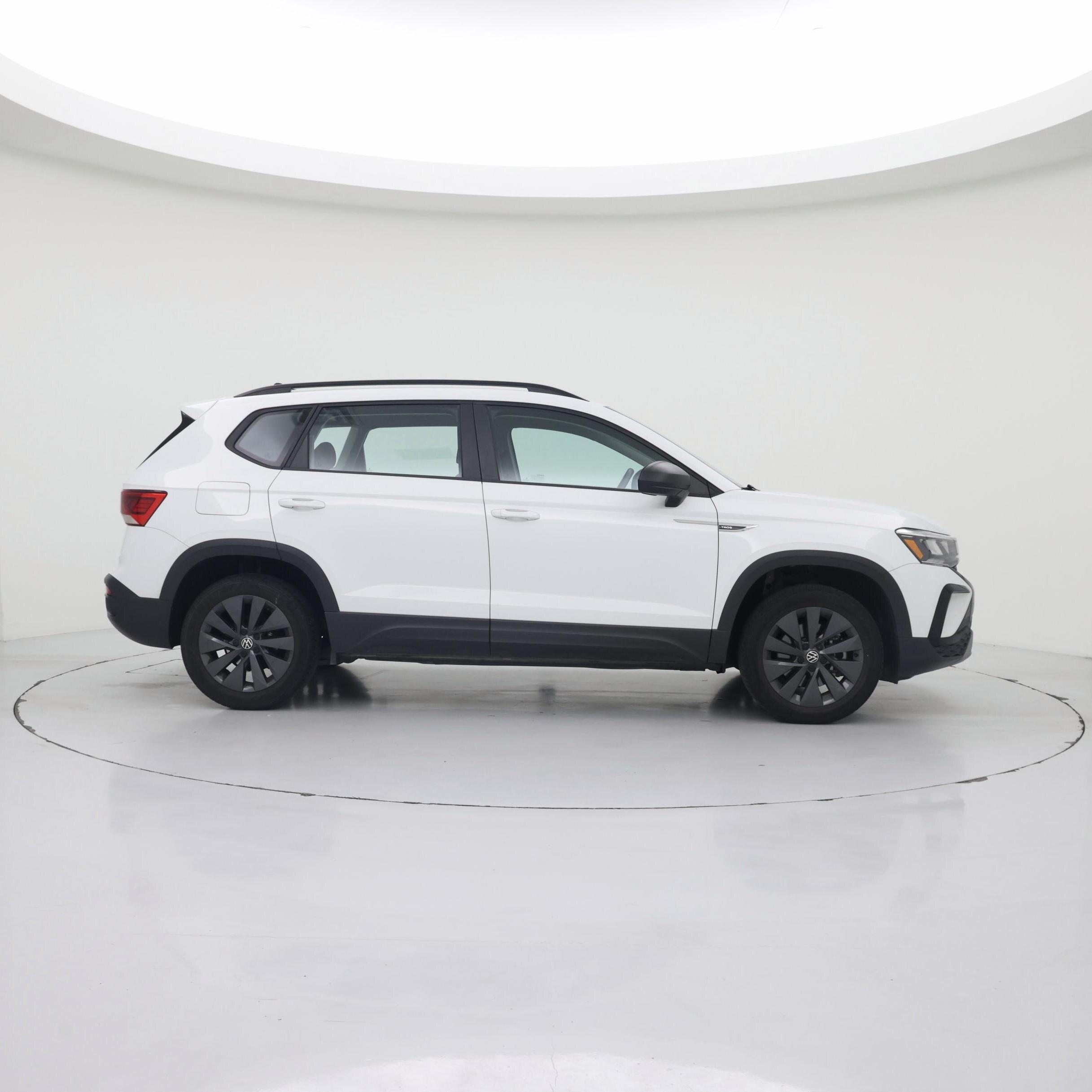 Thumbnail: 2023 Volkswagen Taos - 7