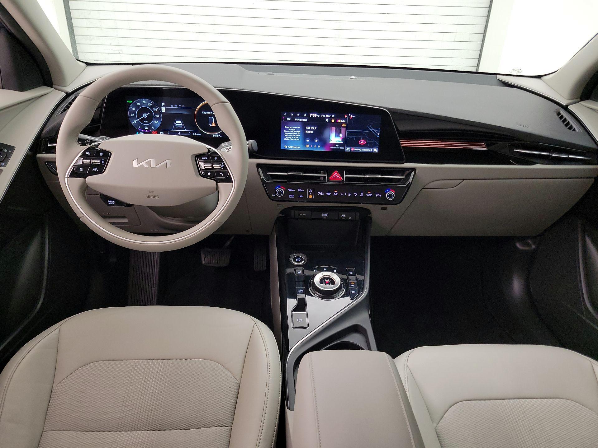 Thumbnail: 2023 Kia Niro - 9