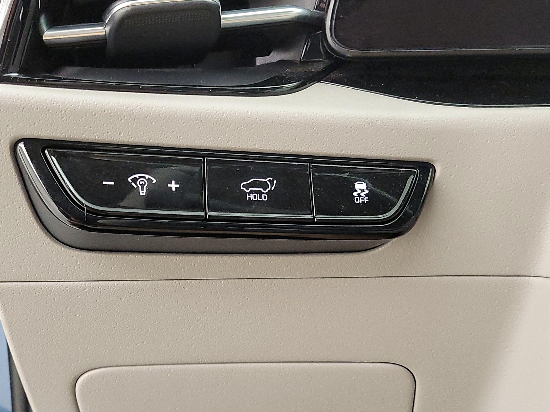 Thumbnail: 2023 Kia Niro - 13