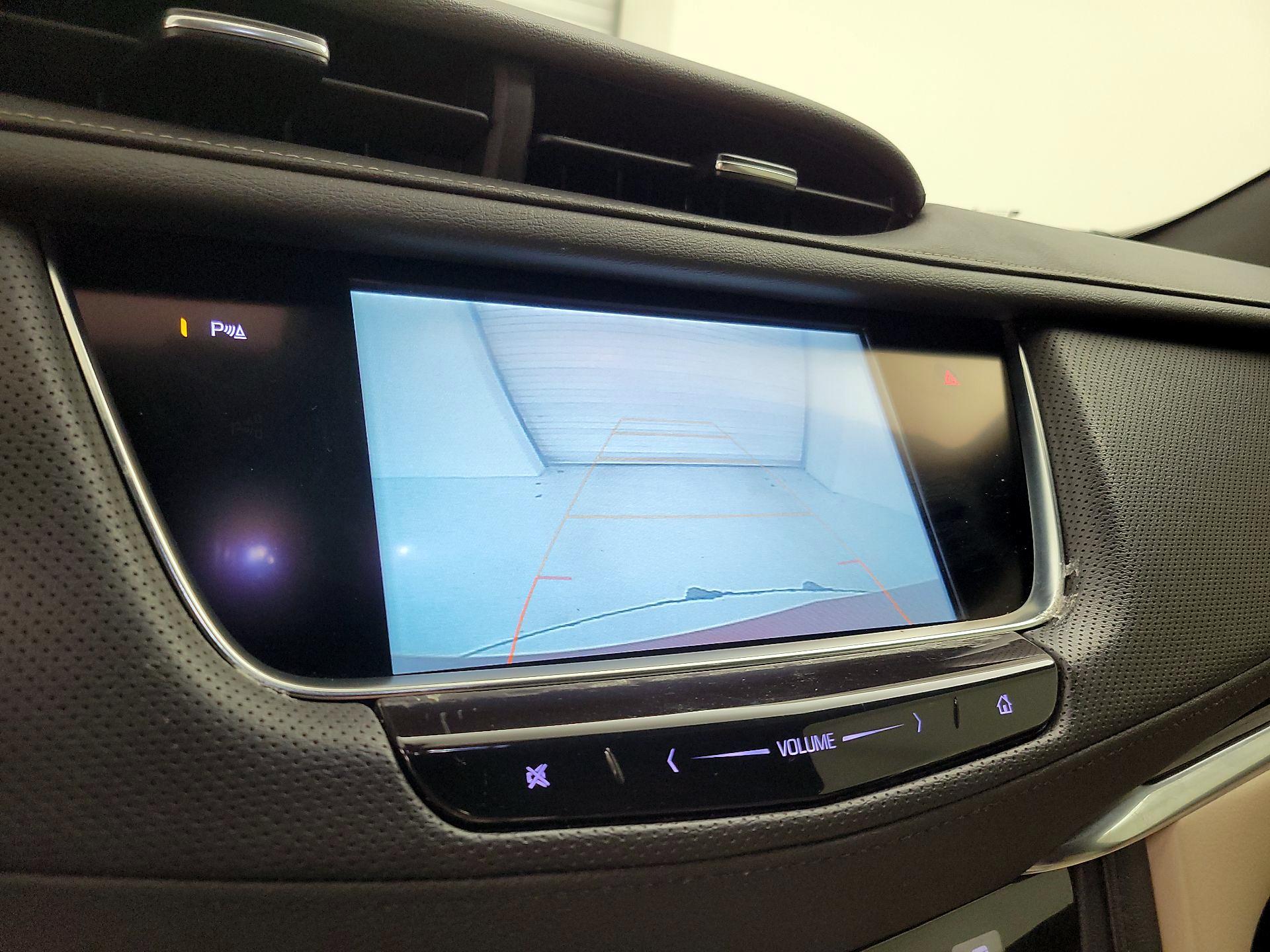 Thumbnail: 2019 Cadillac XT5 - 14