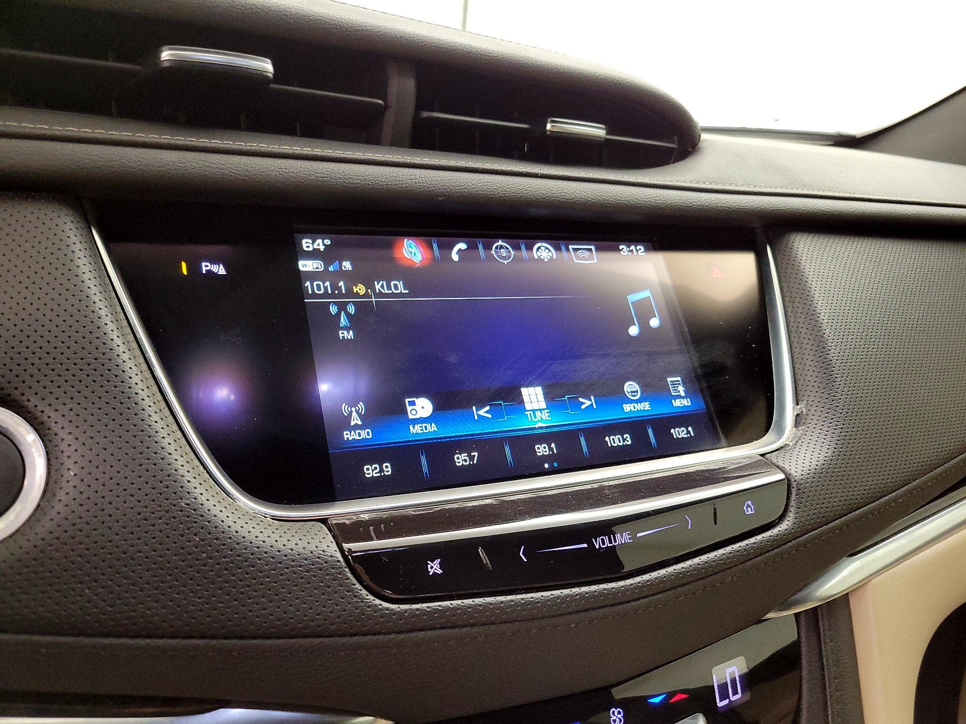 Thumbnail: 2019 Cadillac XT5 - 15