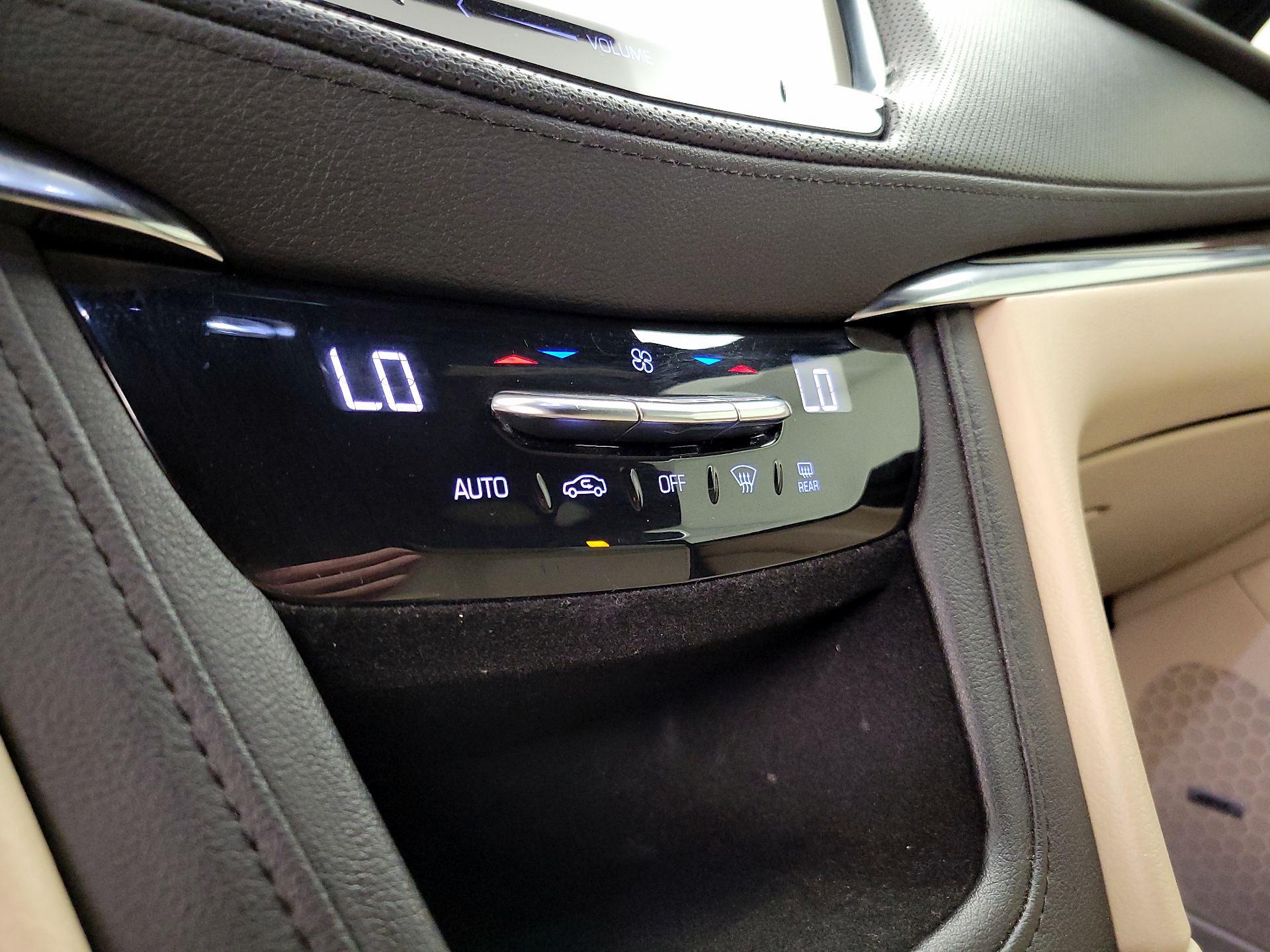 Thumbnail: 2019 Cadillac XT5 - 16