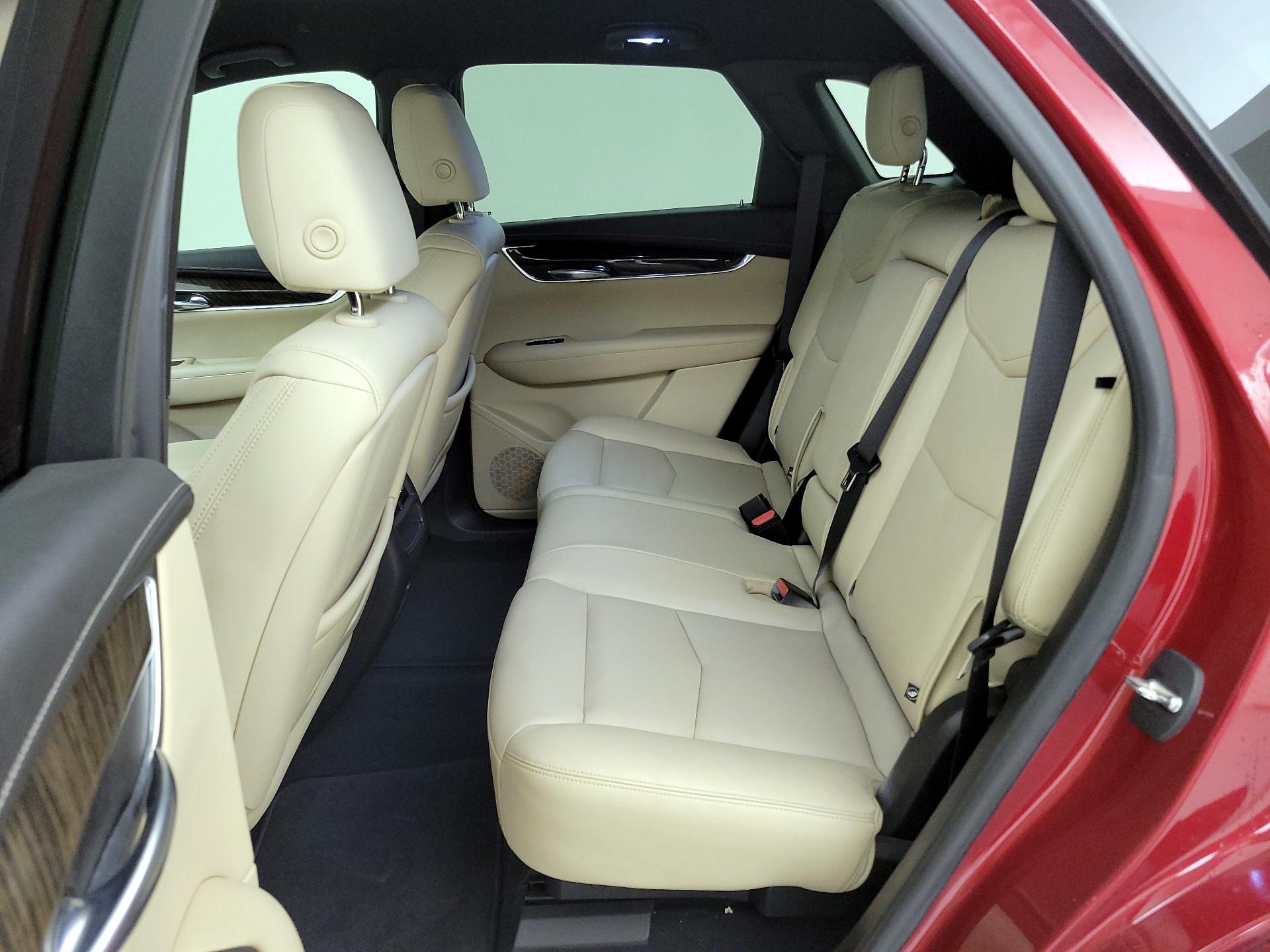 Thumbnail: 2019 Cadillac XT5 - 19