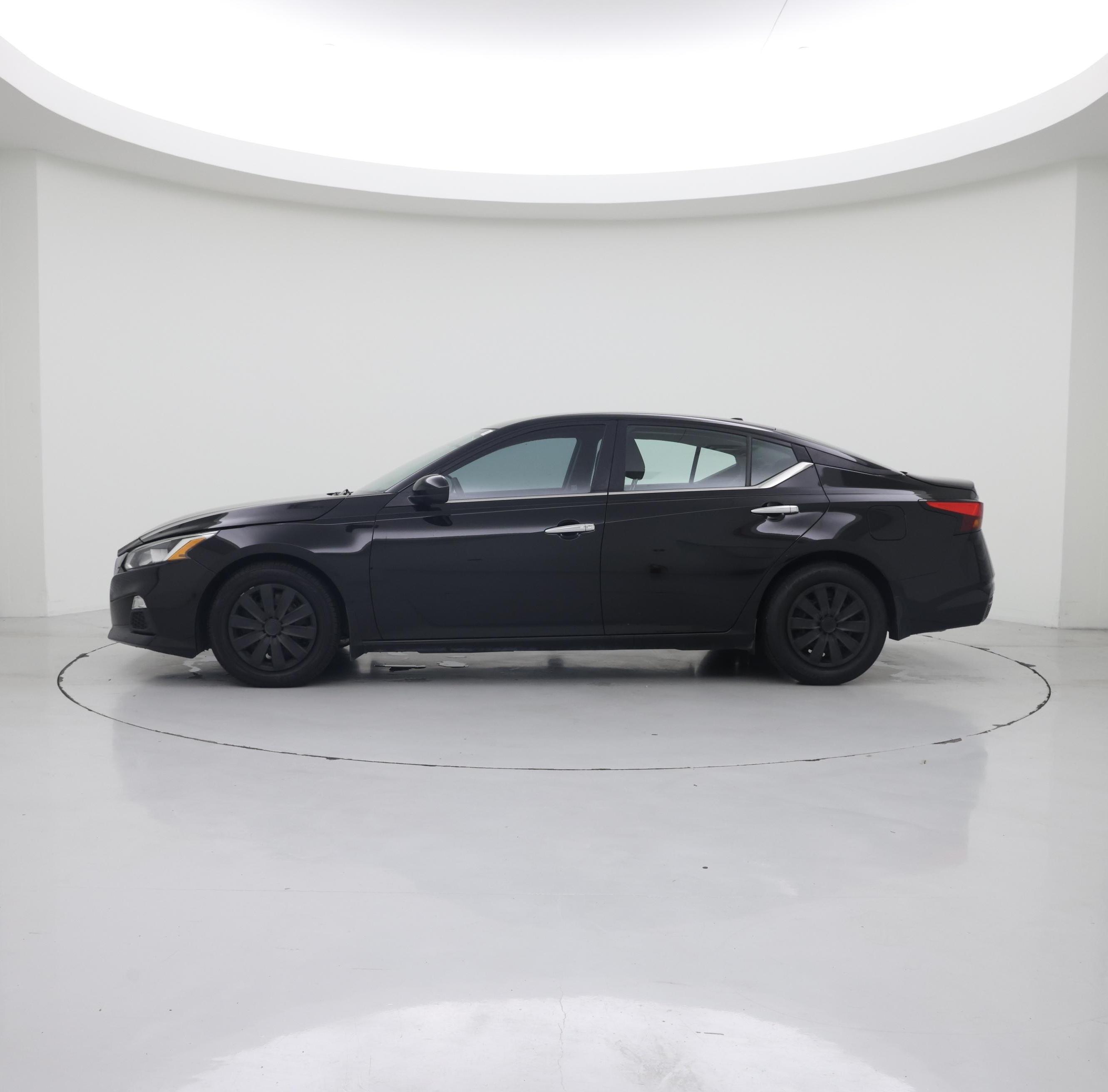 Thumbnail: 2019 Nissan Altima - 3