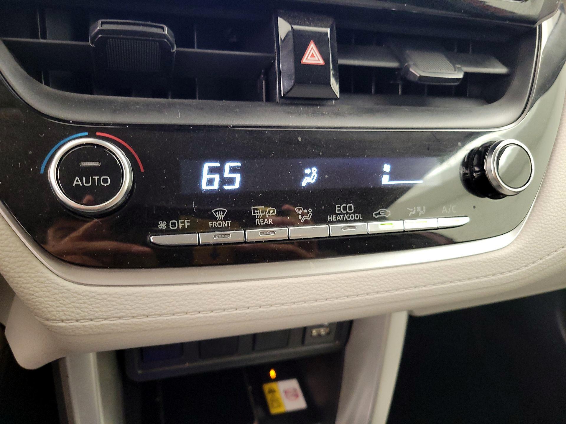 Thumbnail: 2022 Toyota Corolla Cross - 16