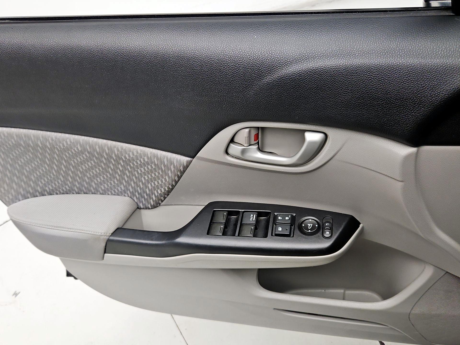 Thumbnail: 2015 Honda Civic - 12