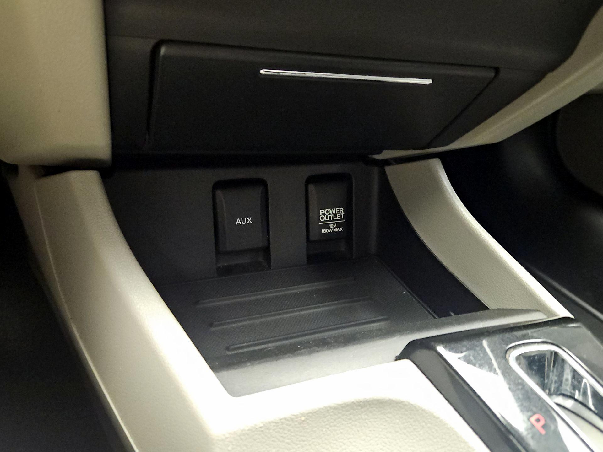 Thumbnail: 2015 Honda Civic - 18