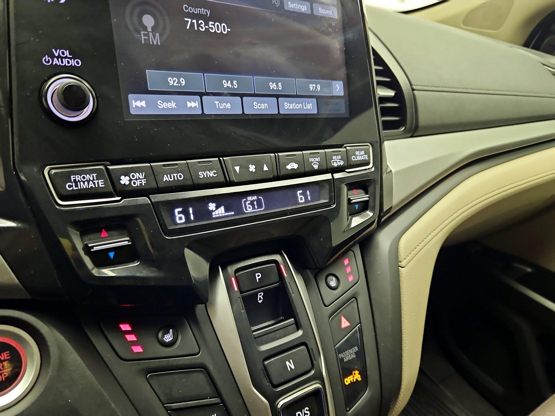 Thumbnail: 2019 Honda Odyssey - 16