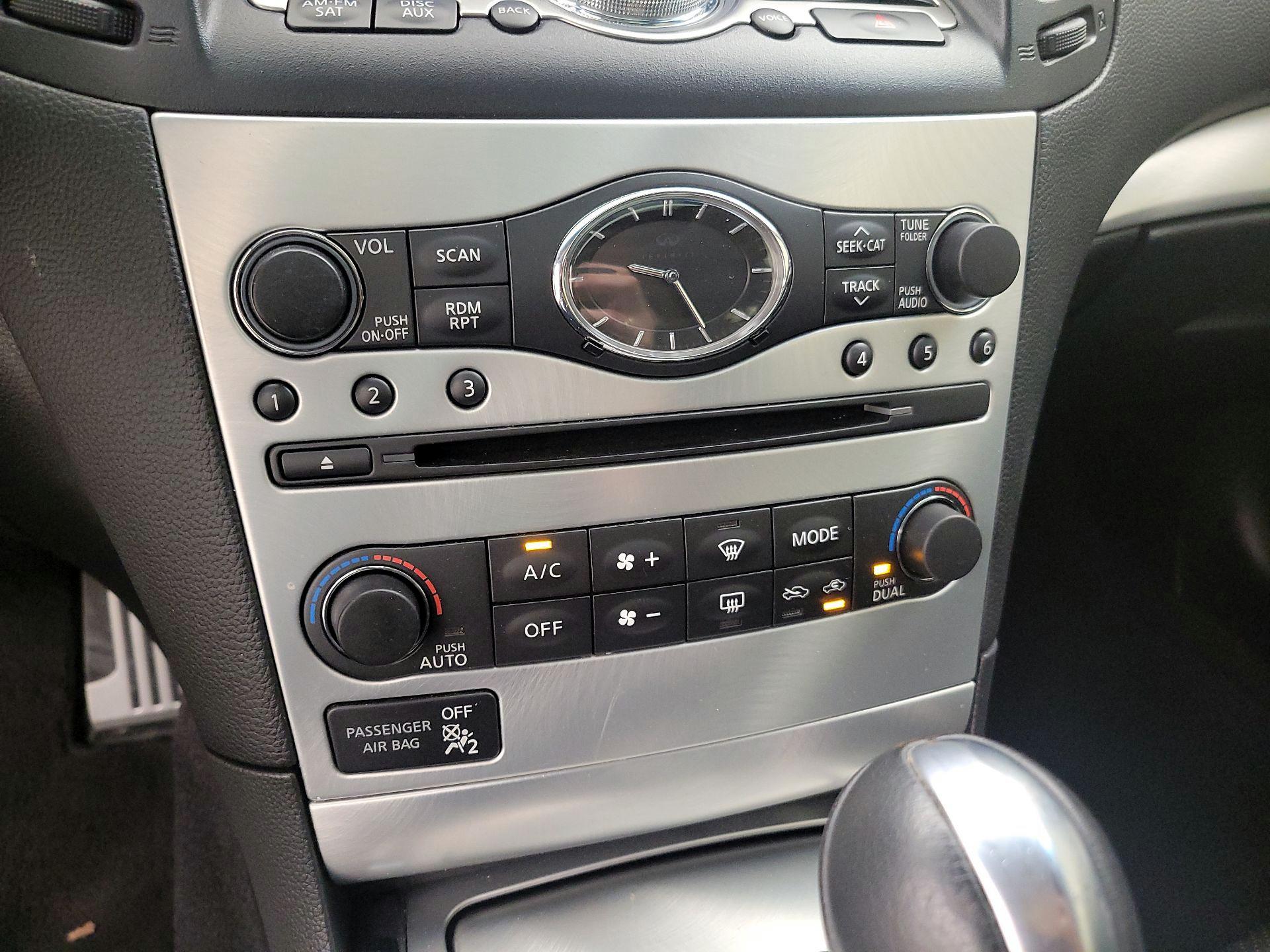 Thumbnail: 2015 INFINITI Q60 - 17