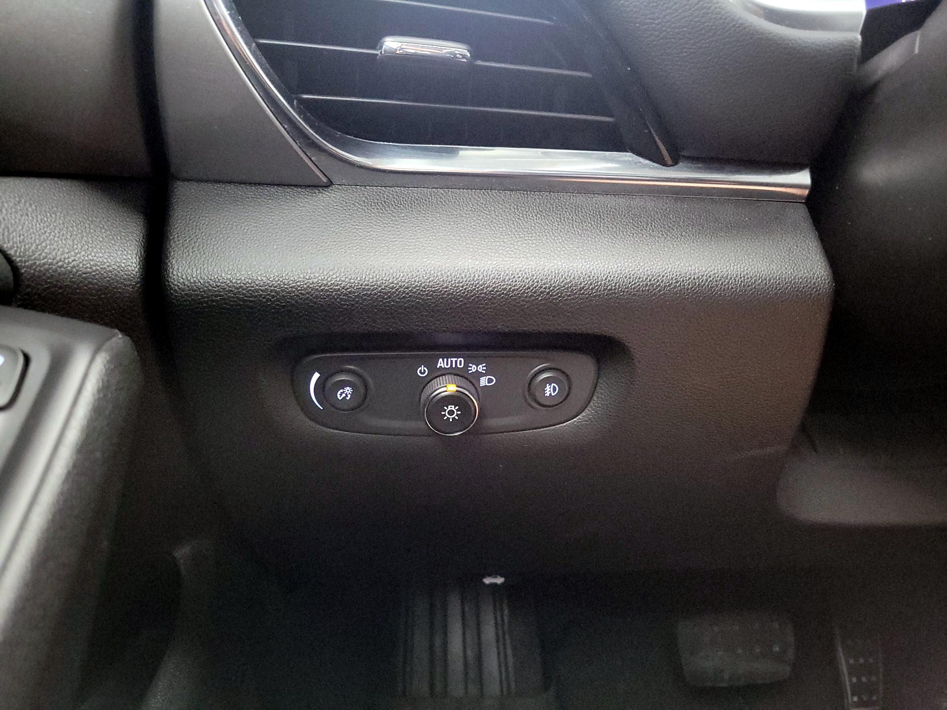 Thumbnail: 2021 Chevrolet Traverse - 13