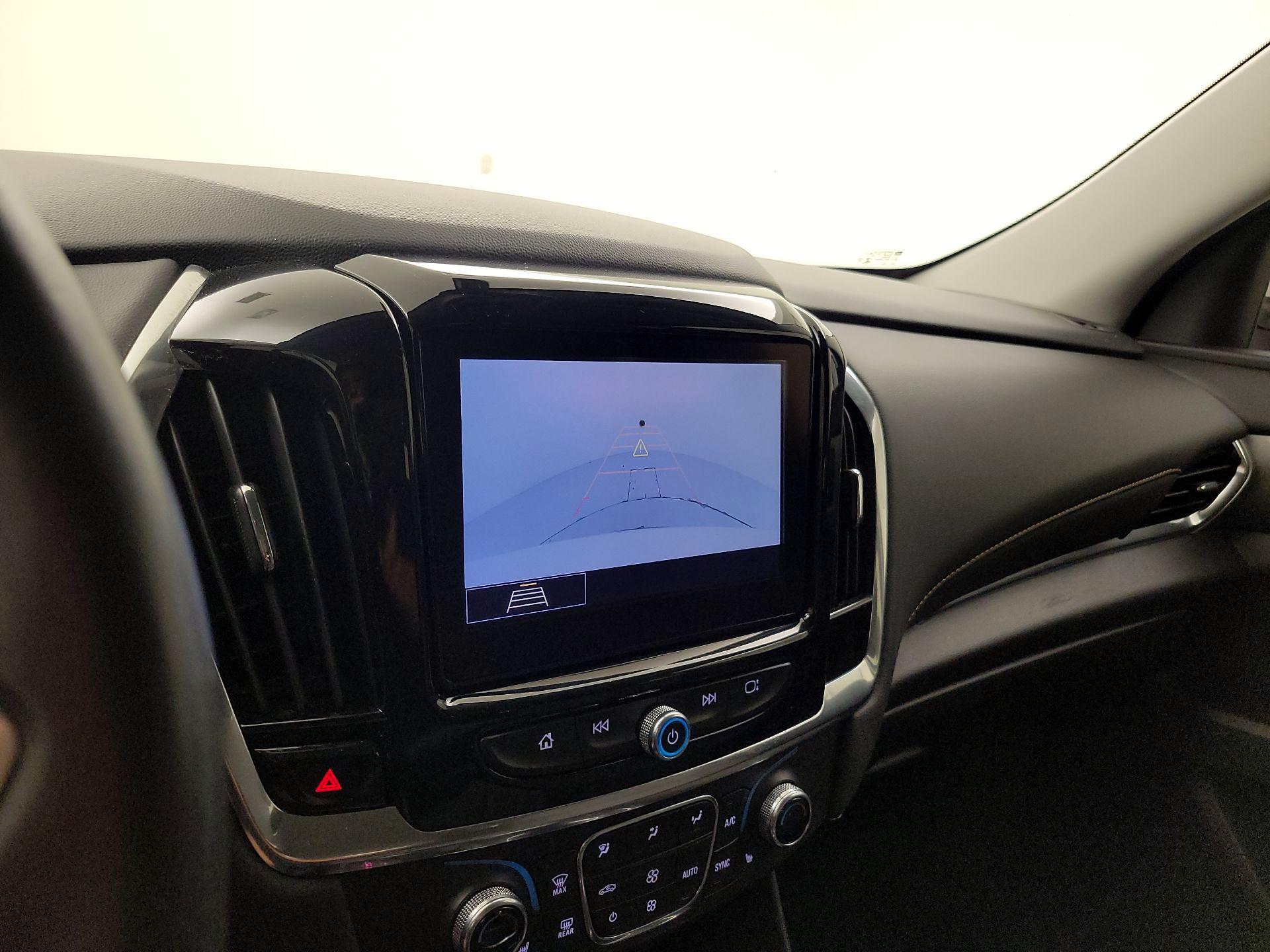 Thumbnail: 2021 Chevrolet Traverse - 14