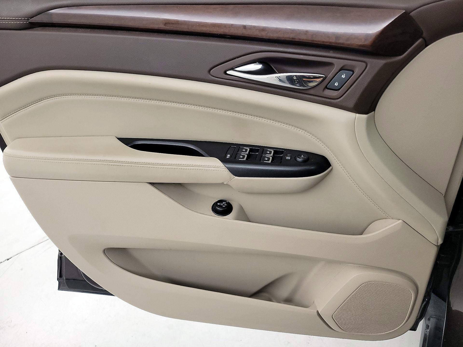 Thumbnail: 2016 Cadillac SRX - 12