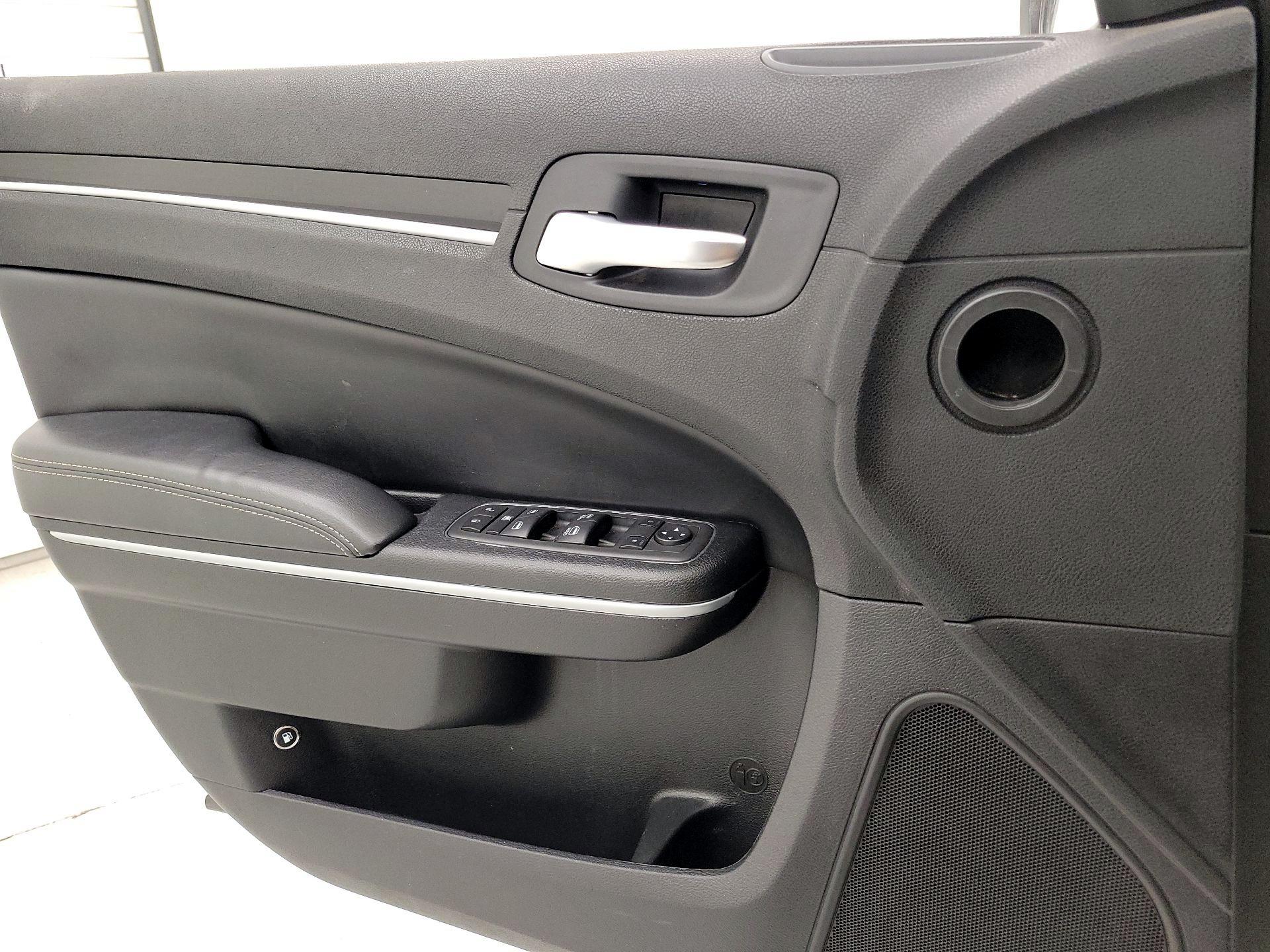 Thumbnail: 2023 Chrysler 300 - 12