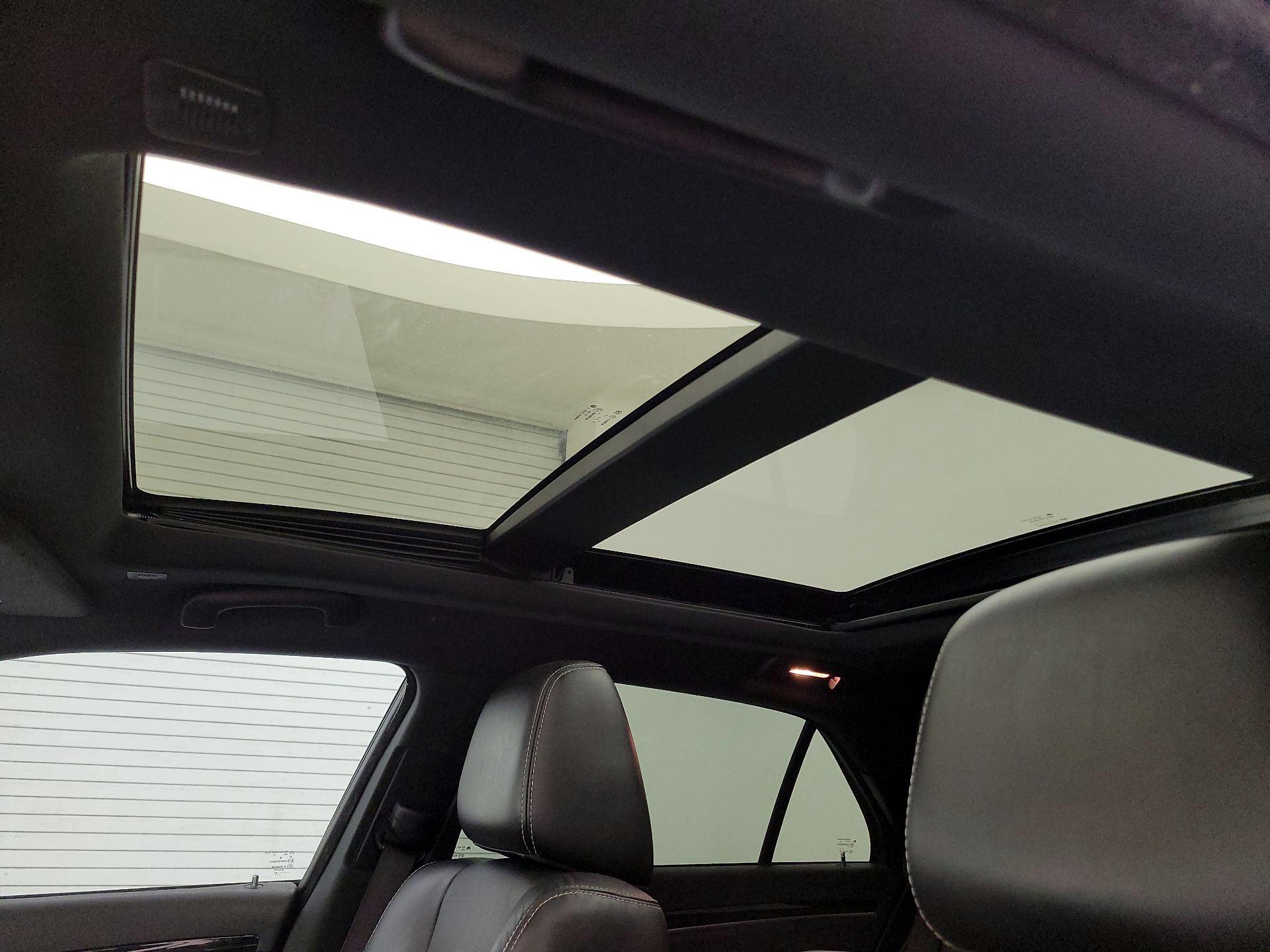 Thumbnail: 2023 Chrysler 300 - 20