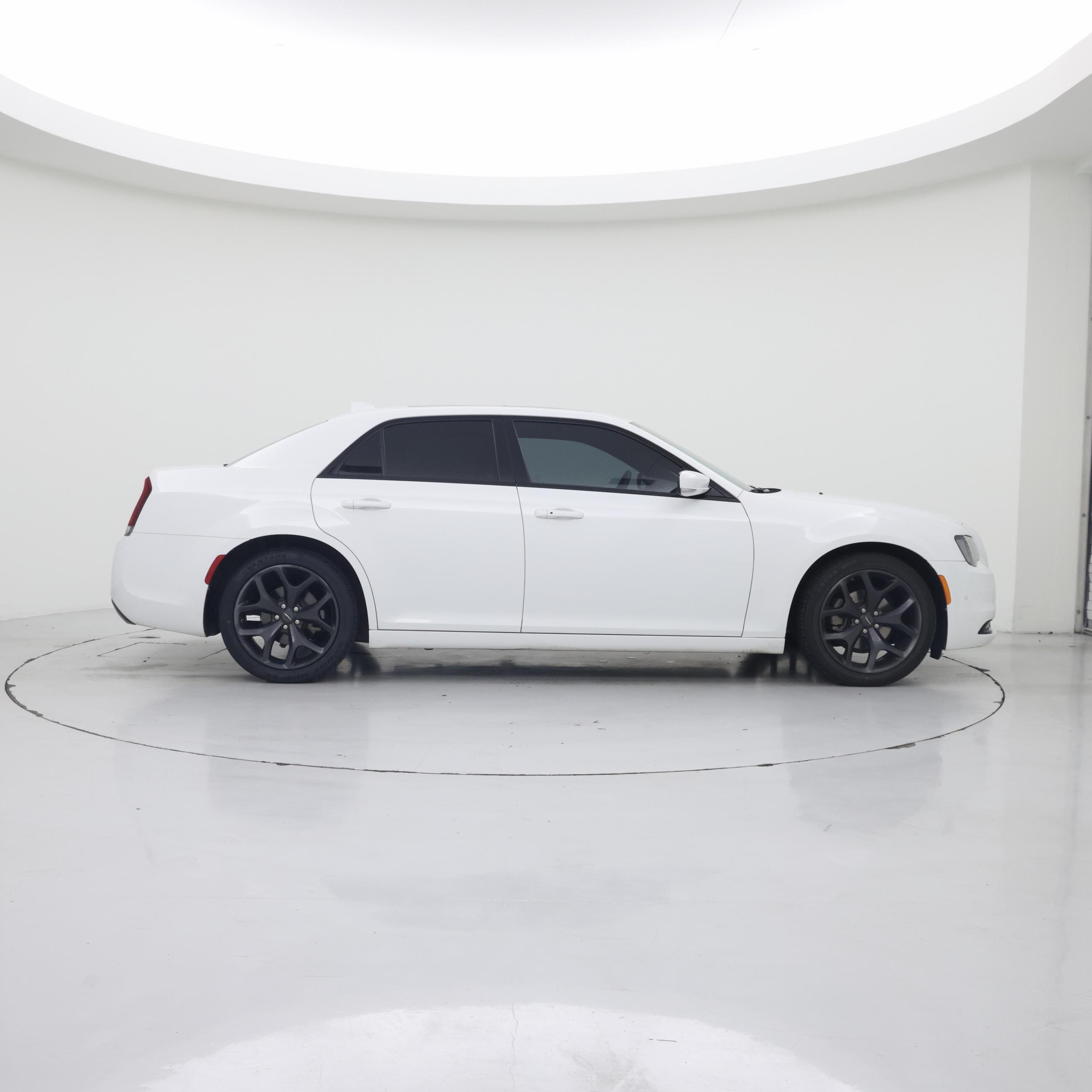 Thumbnail: 2023 Chrysler 300 - 7