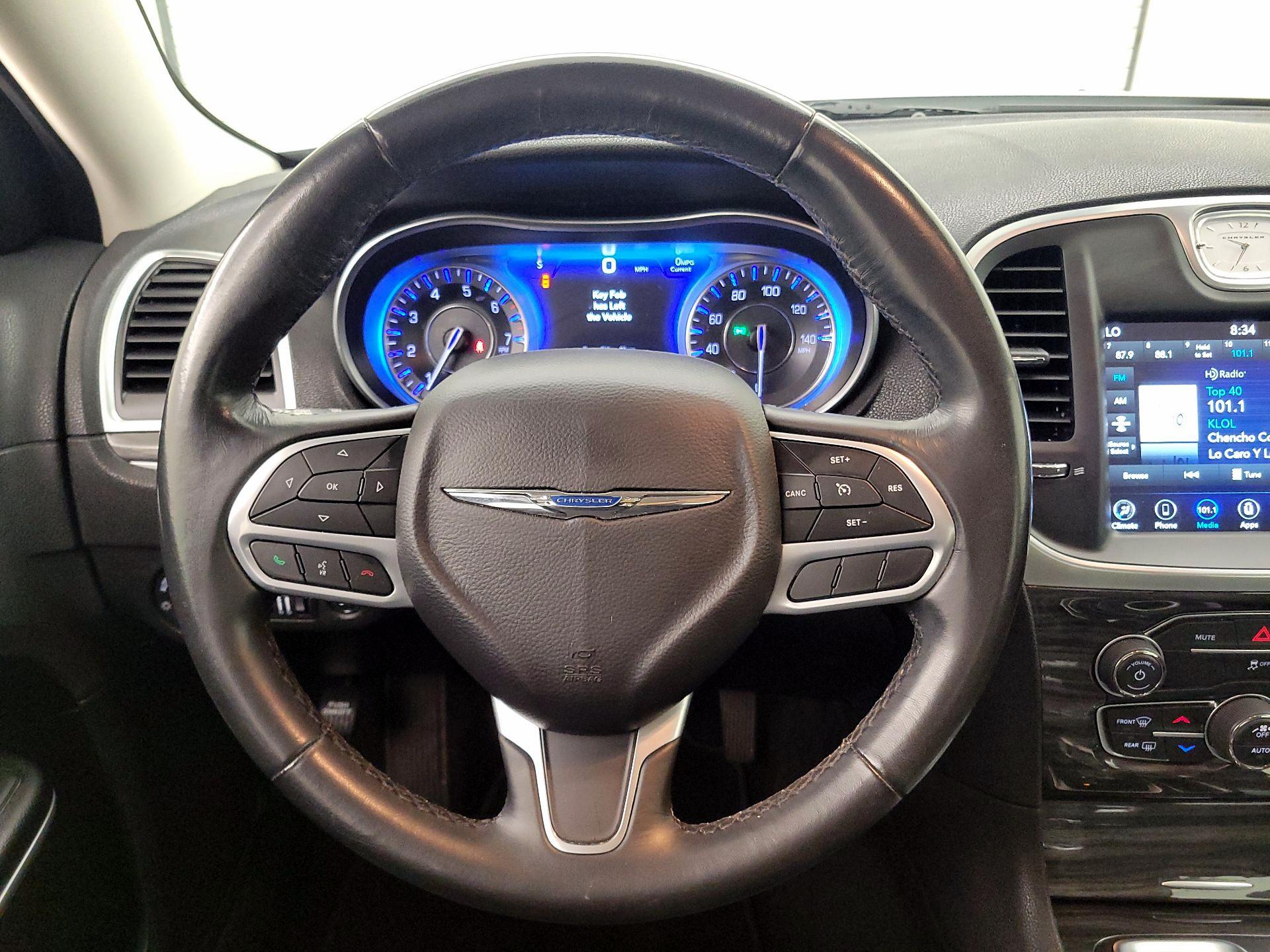 Thumbnail: 2021 Chrysler 300 - 10