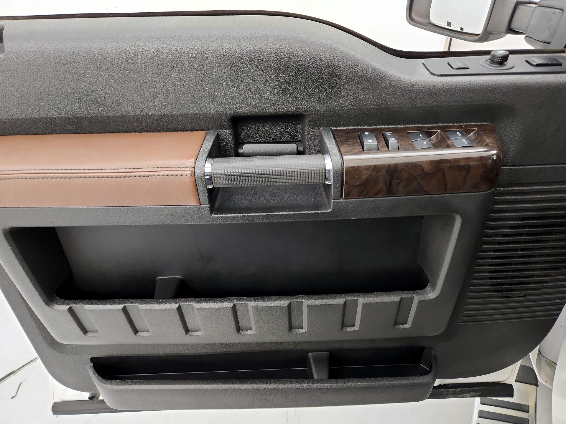 Thumbnail: 2015 Ford F-250 - 12