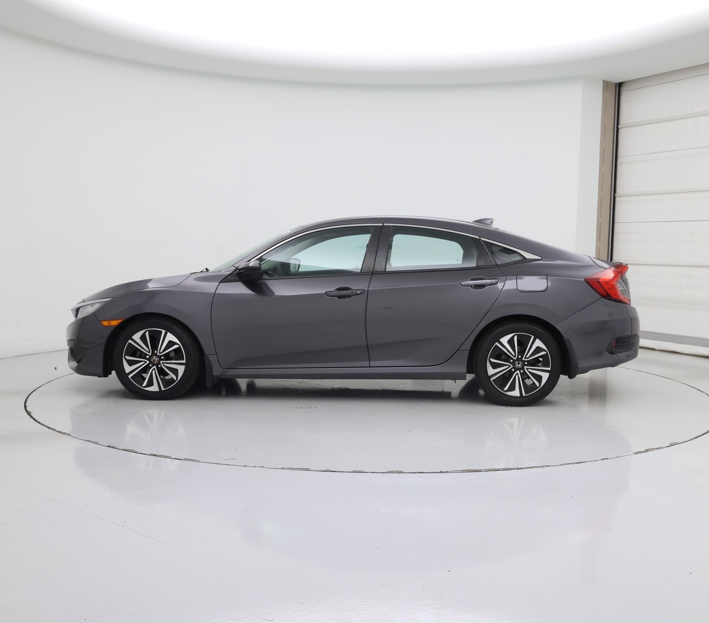Thumbnail: 2016 Honda Civic - 3