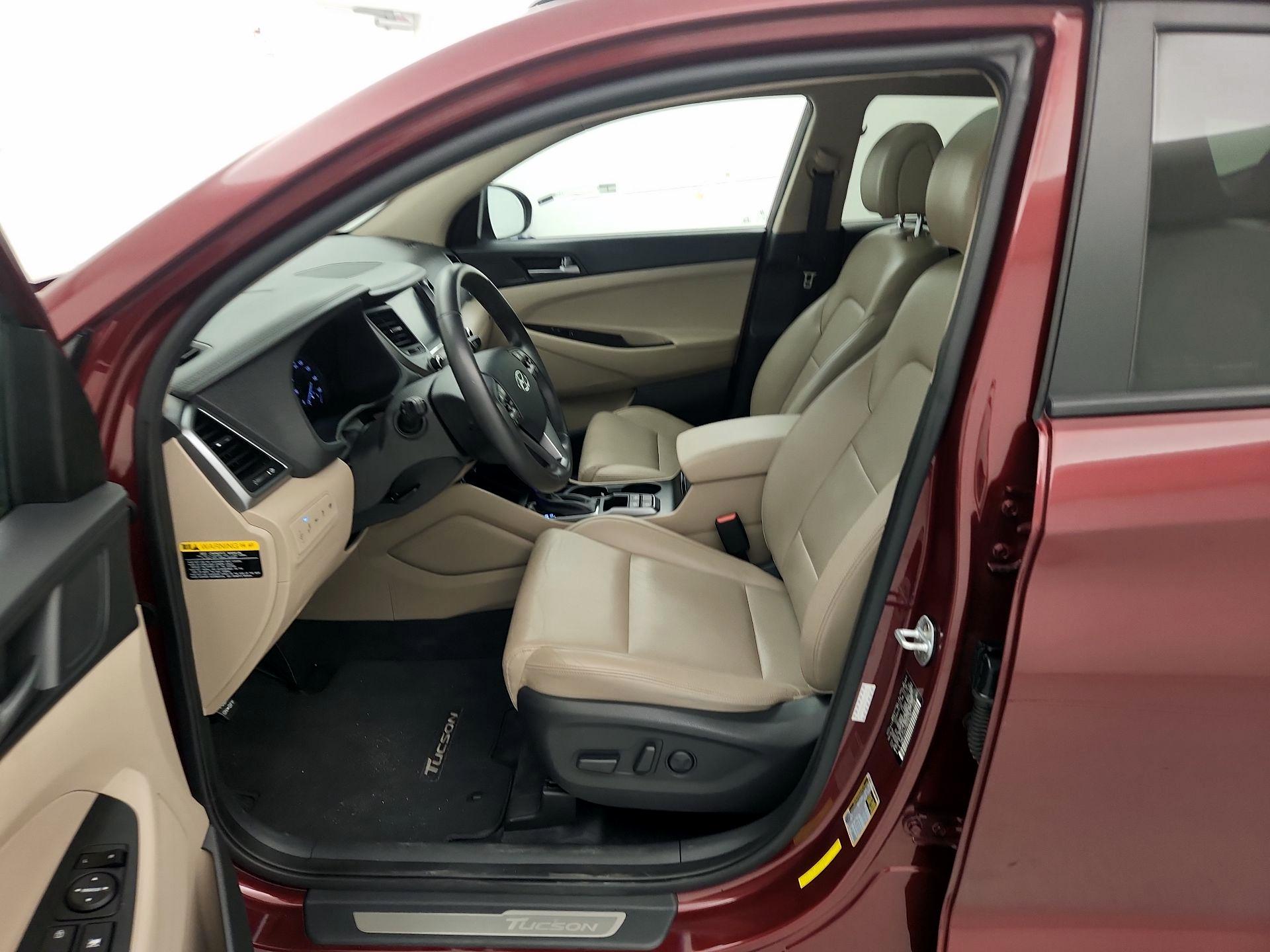 Thumbnail: 2016 Hyundai Tucson - 11