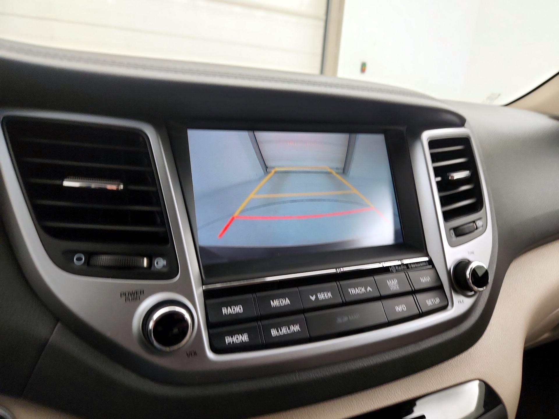 Thumbnail: 2016 Hyundai Tucson - 15