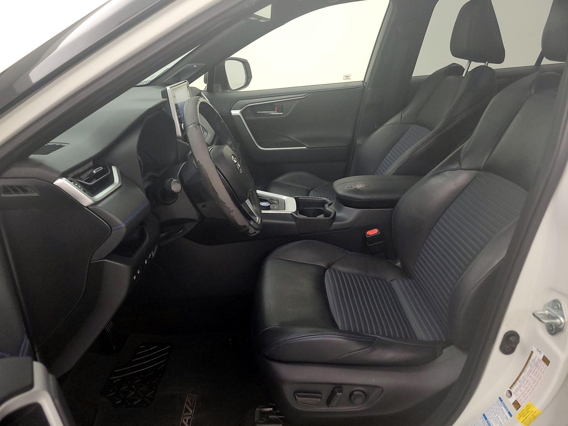 Thumbnail: 2019 Toyota RAV4 - 11