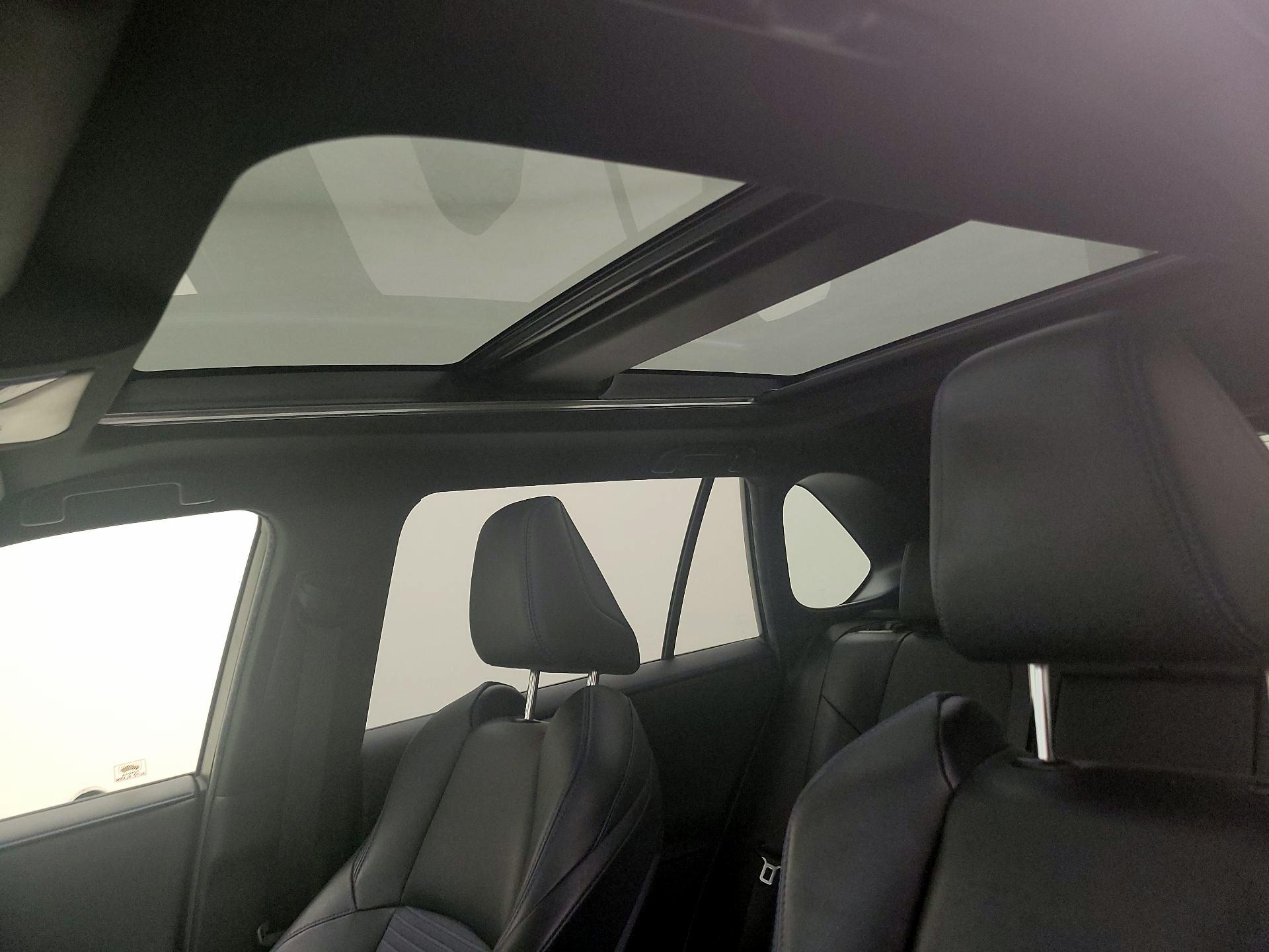 Thumbnail: 2019 Toyota RAV4 - 20