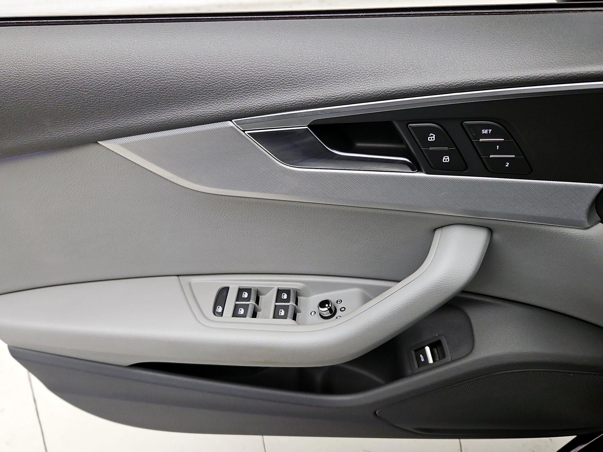 Thumbnail: 2017 Audi A4 - 12