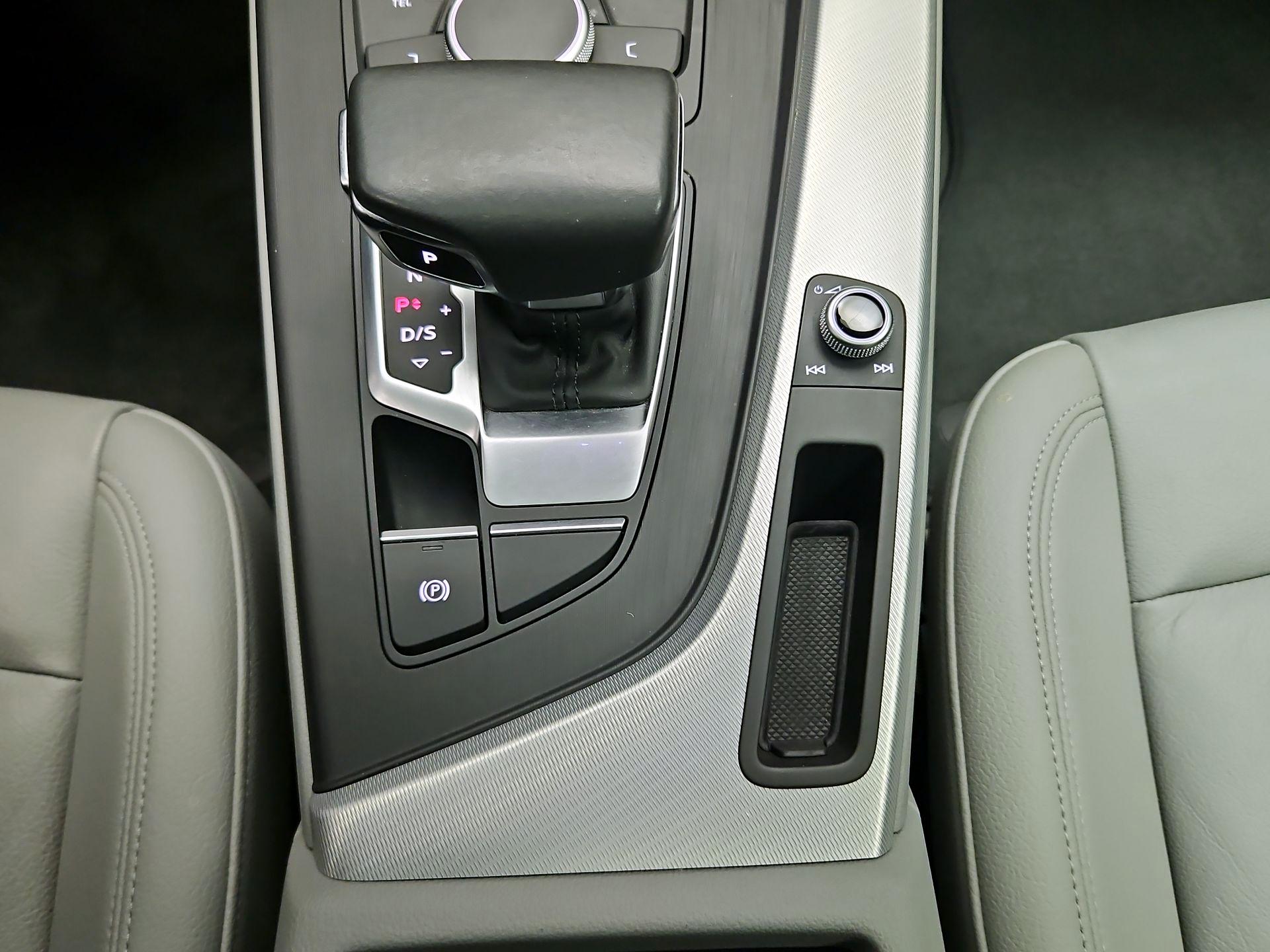 Thumbnail: 2017 Audi A4 - 17