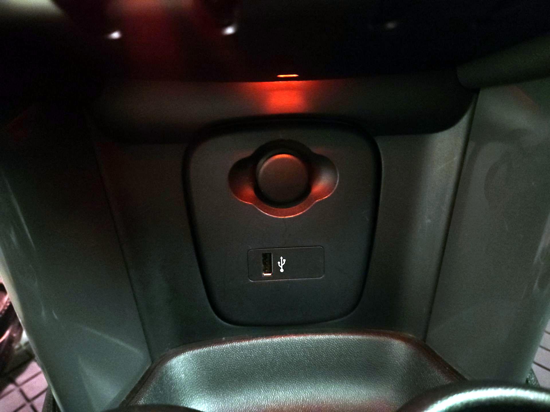 Thumbnail: 2019 MINI Cooper Hardtop - 18