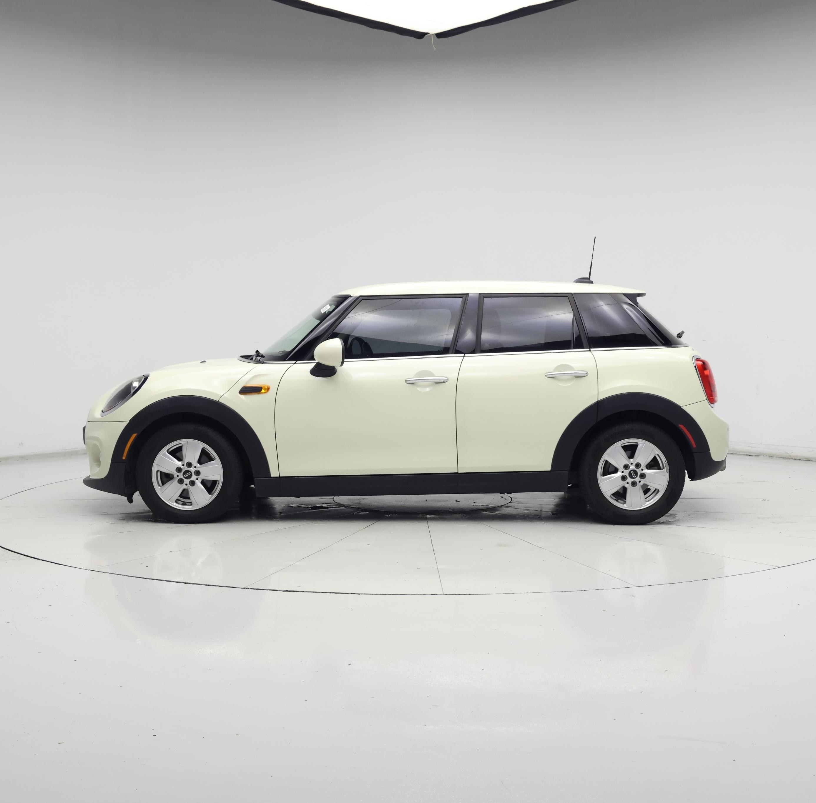 Thumbnail: 2019 MINI Cooper Hardtop - 3