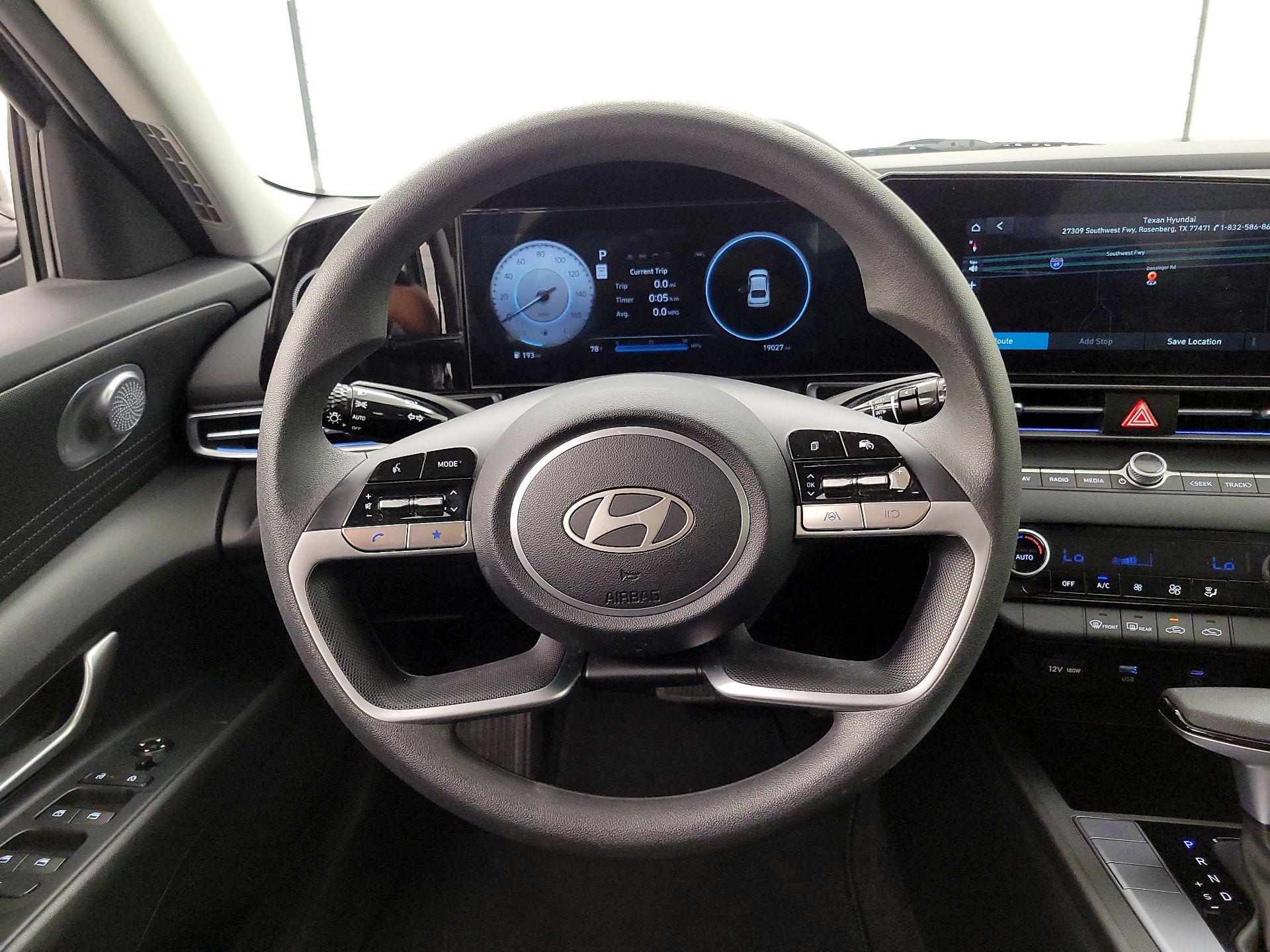 Thumbnail: 2024 Hyundai Elantra - 10