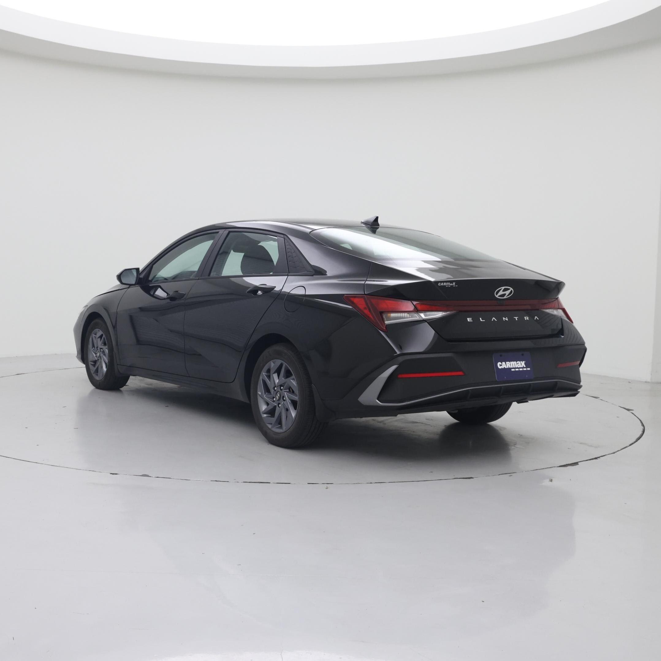 Thumbnail: 2024 Hyundai Elantra - 2