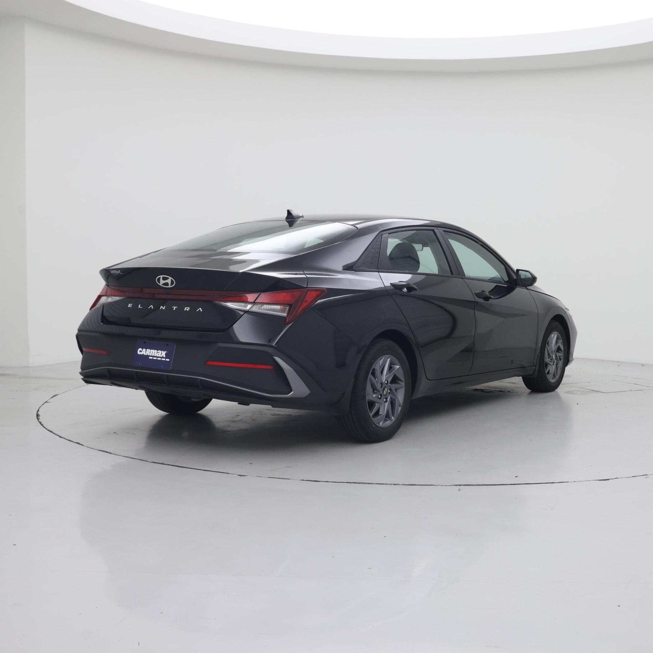 Thumbnail: 2024 Hyundai Elantra - 8