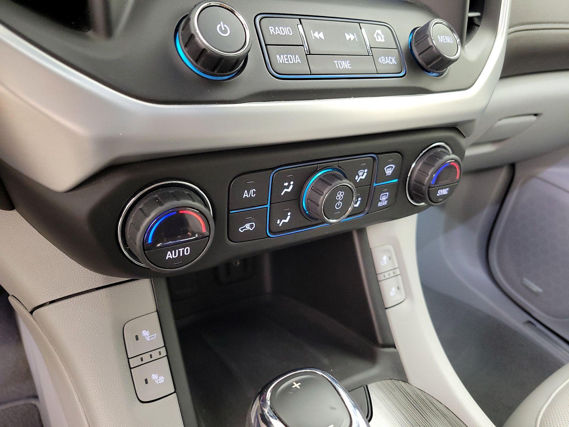 Thumbnail: 2018 GMC Acadia - 17